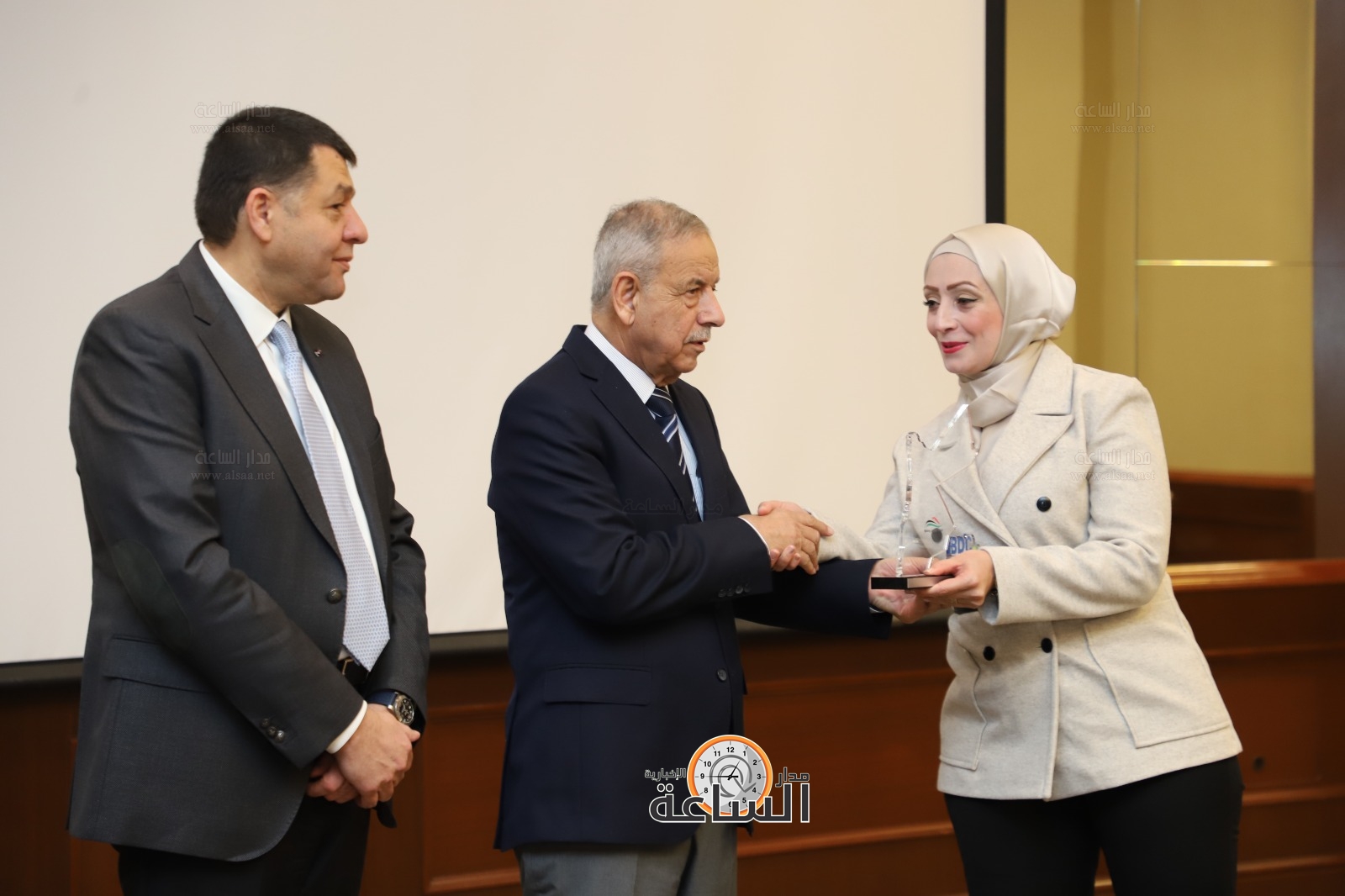 Madar Al-Saa Images 0.8964781616840674