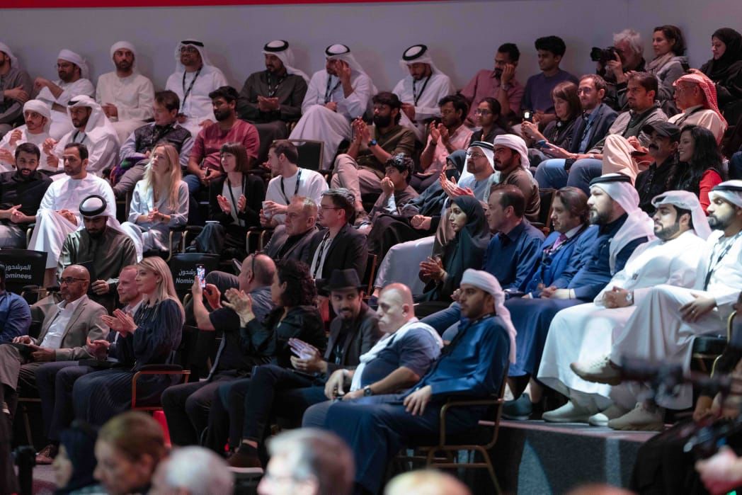 Madar Al-Saa Images 0.6438047541388363