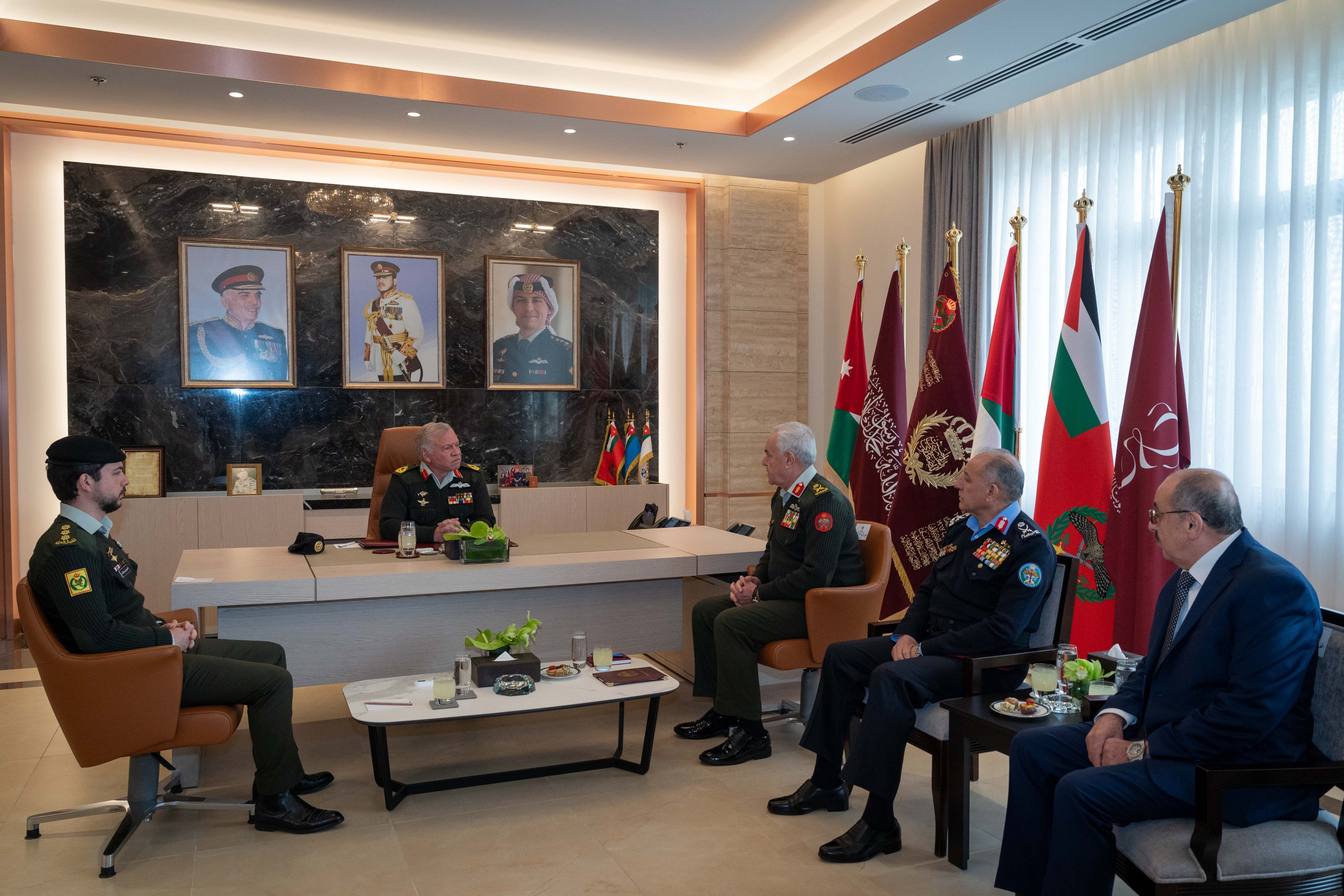 Madar Al-Saa Images 0.7133371984474126