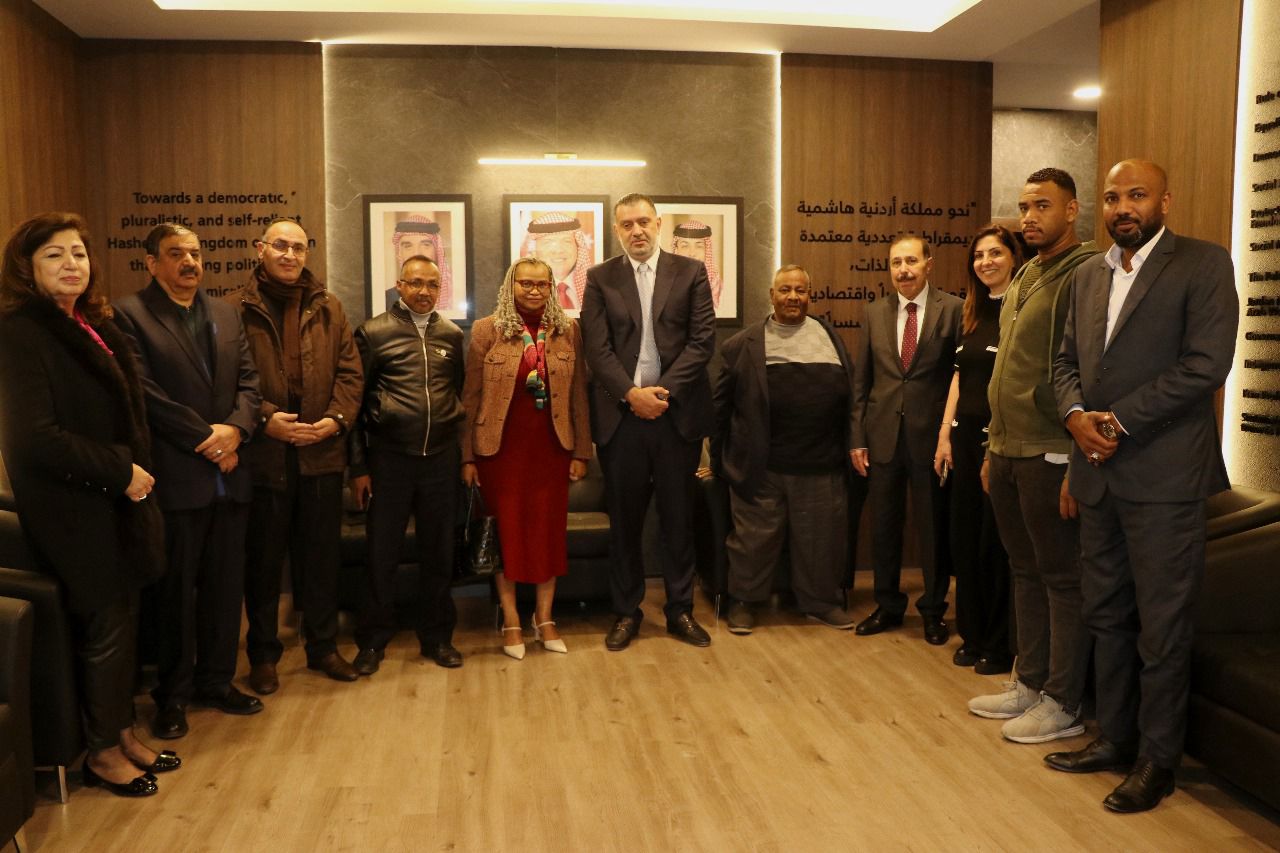 Madar Al-Saa Images 0.6776836205386829