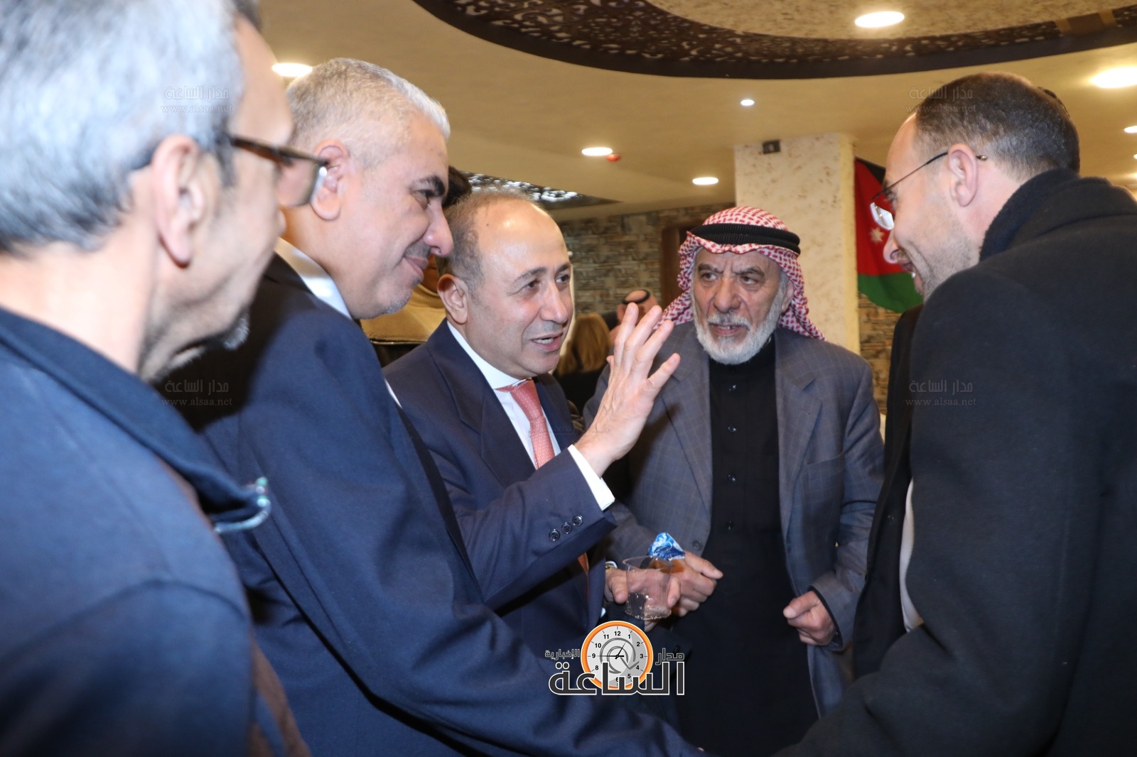 Madar Al-Saa Images 0.4167822685335347