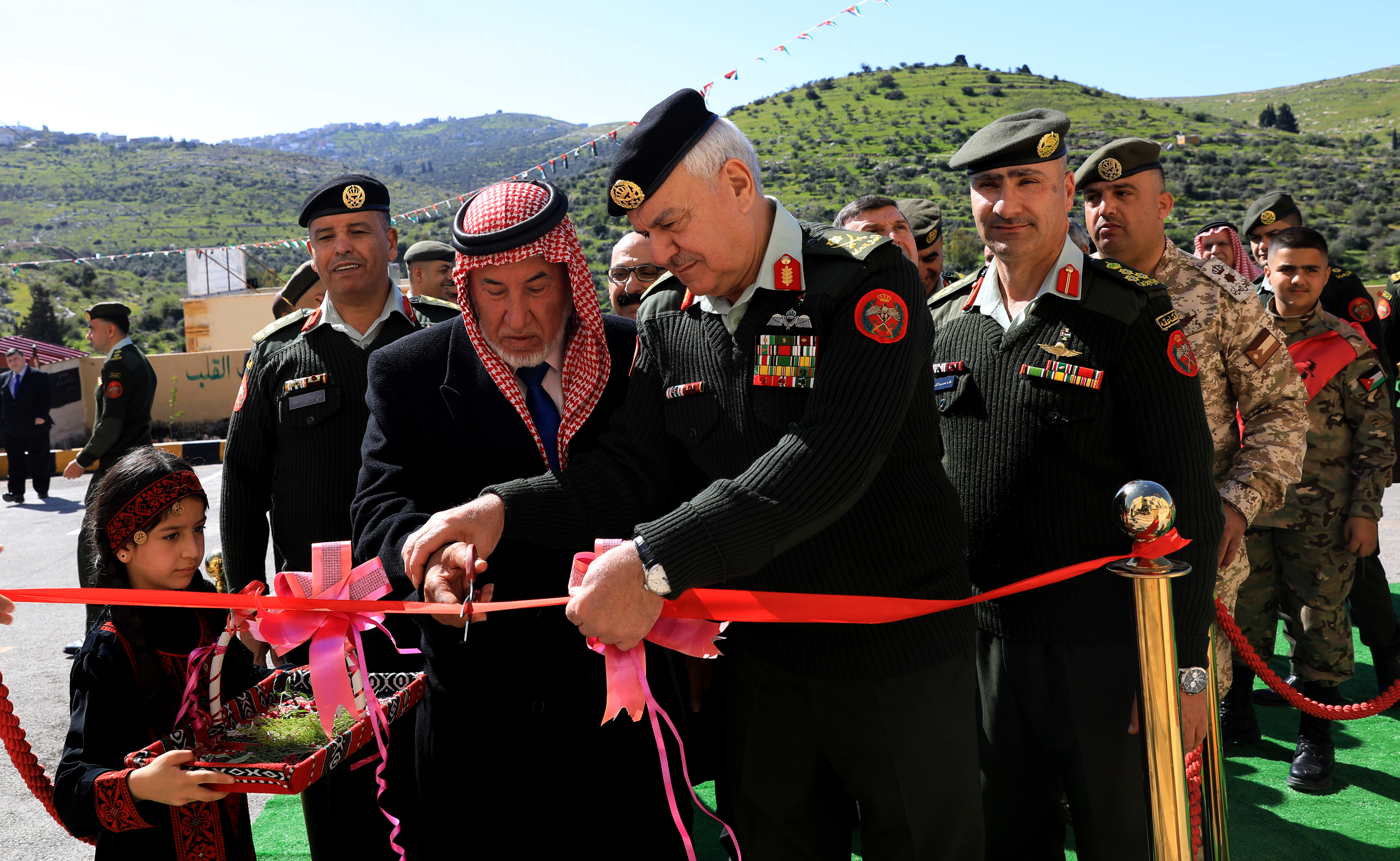 Madar Al-Saa Images 0.09416174586216308