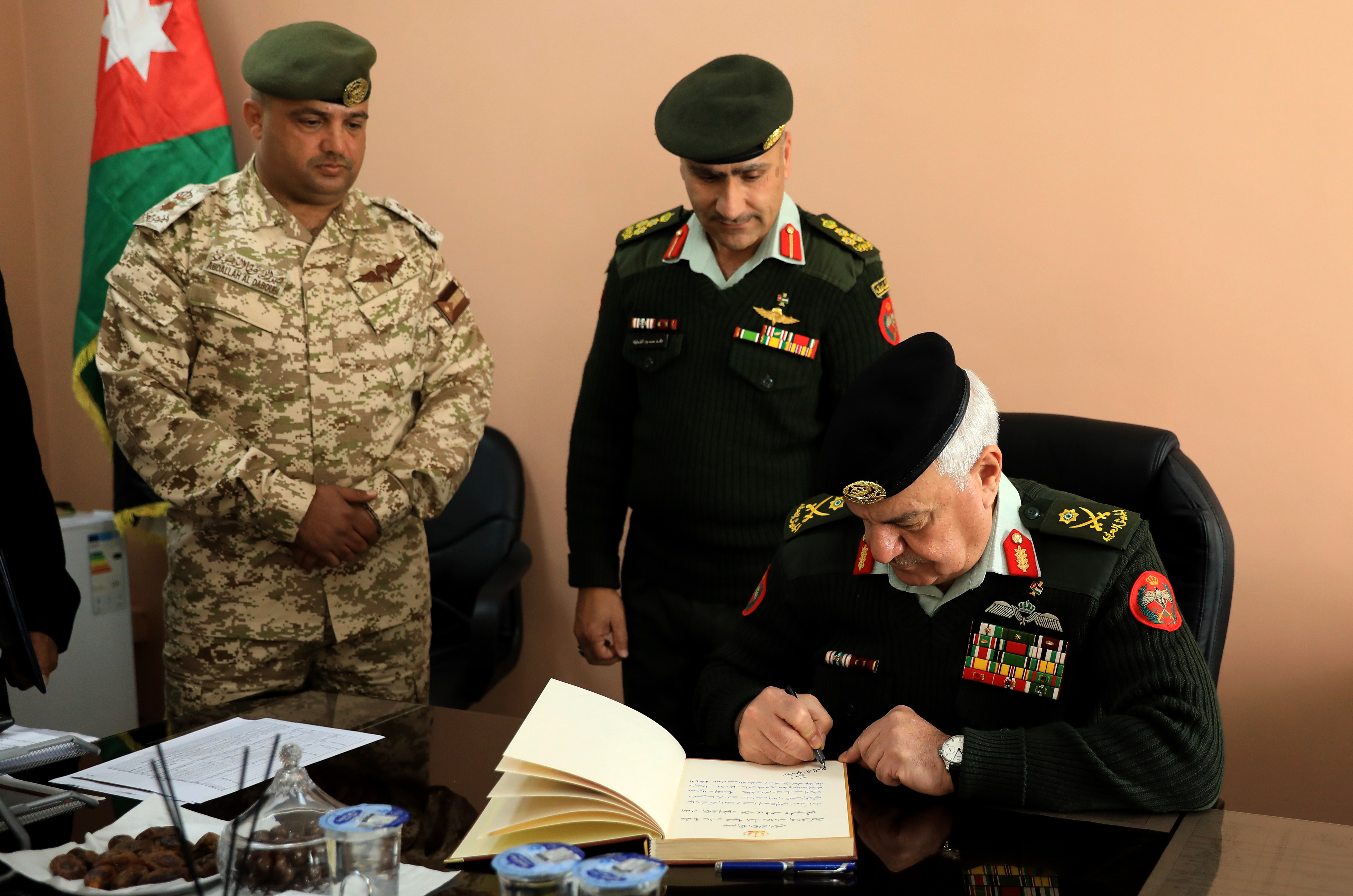 Madar Al-Saa Images 0.6098872854357416