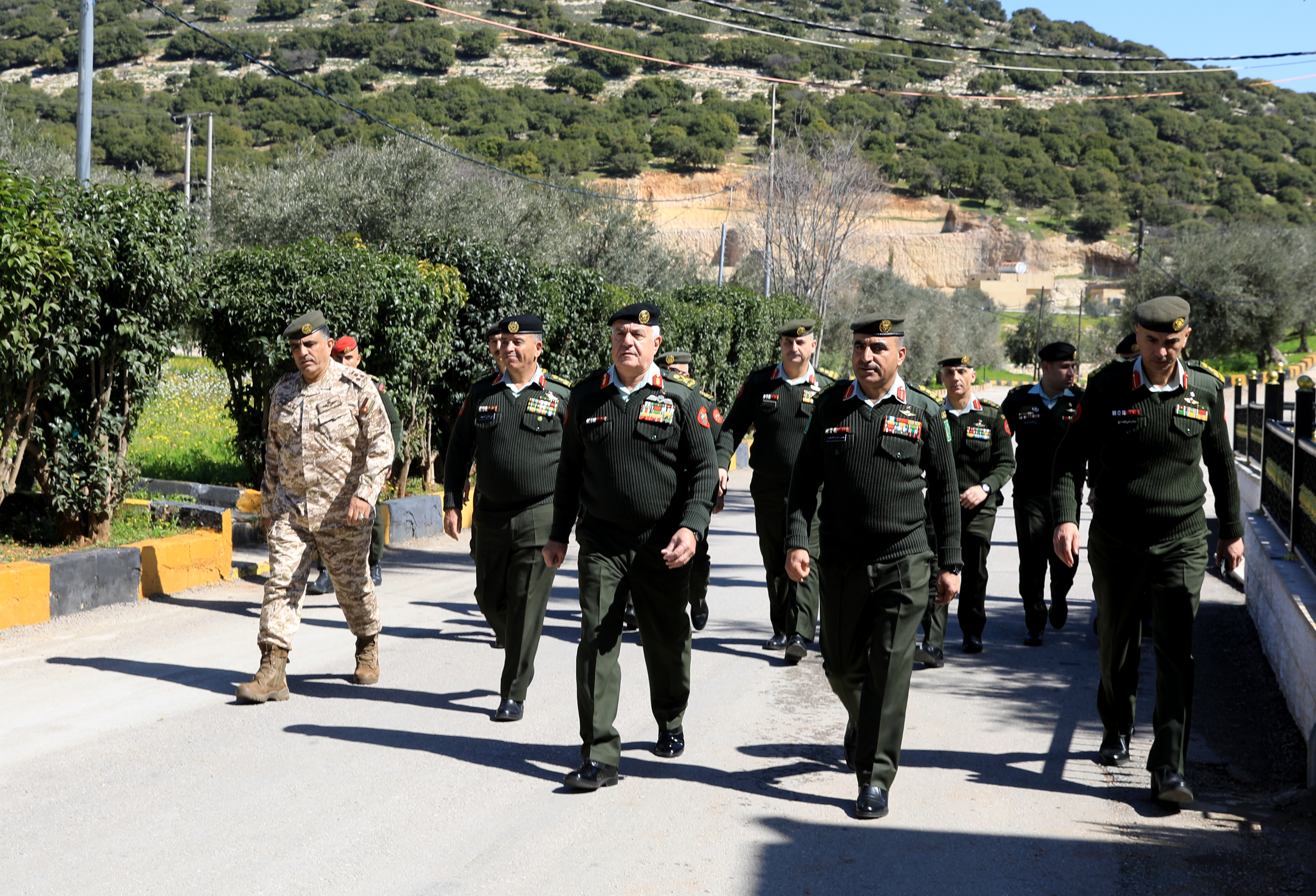 Madar Al-Saa Images 0.472694117852827