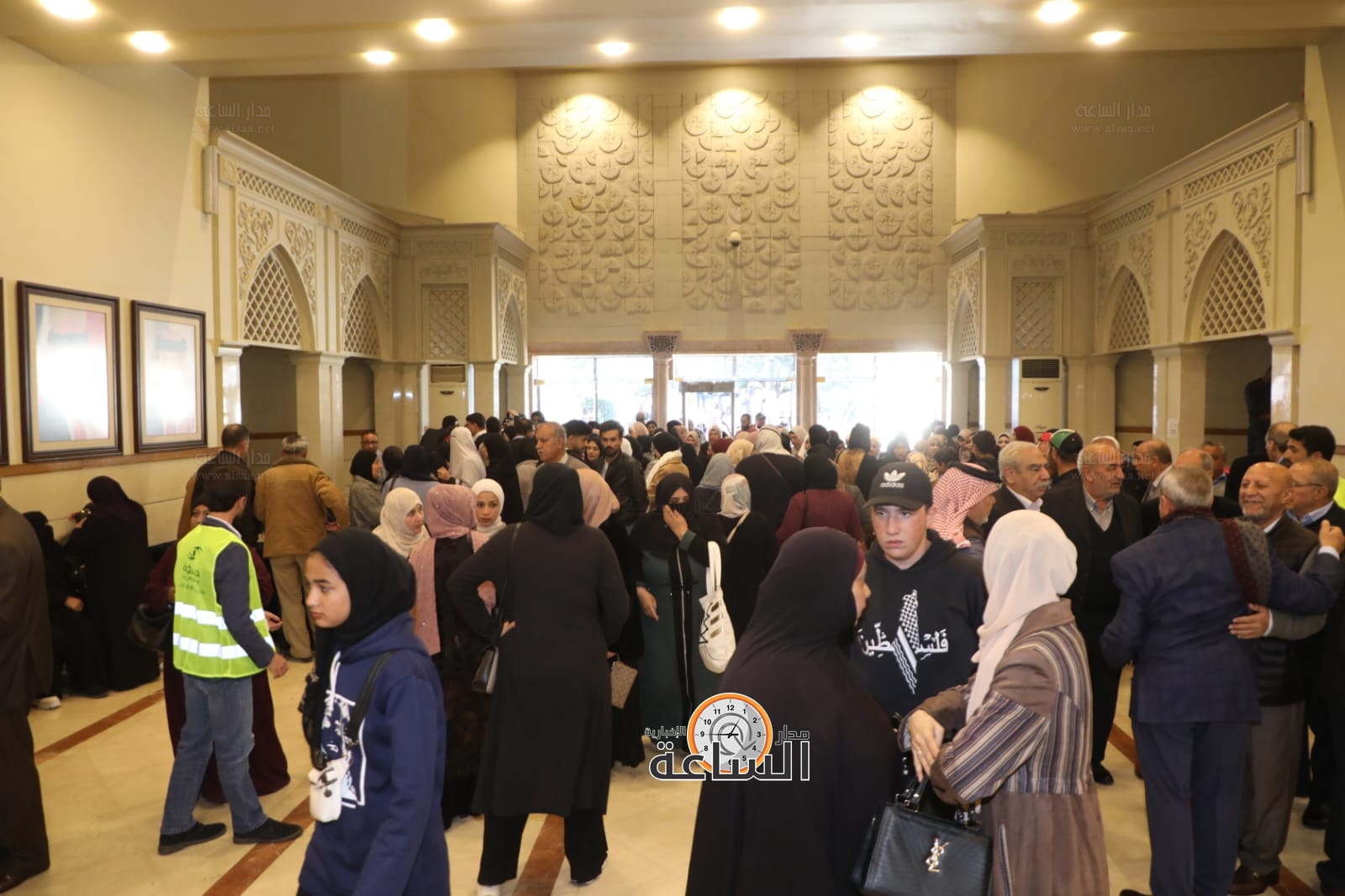 Madar Al-Saa Images 0.4179283837833063