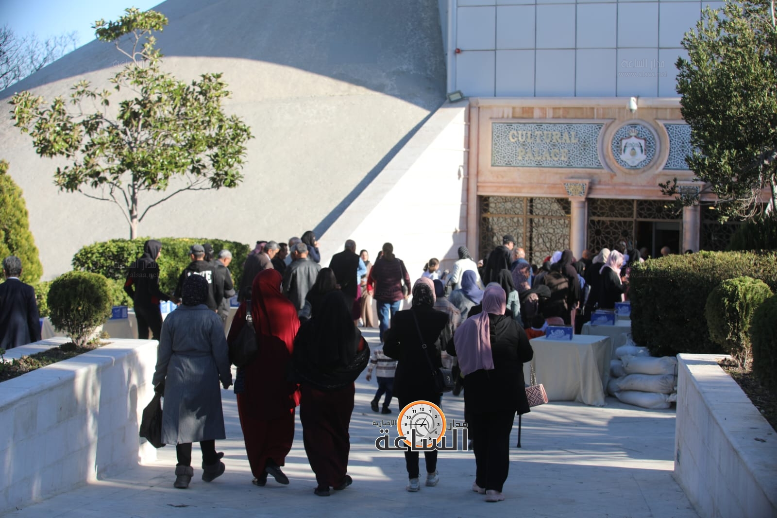 Madar Al-Saa Images 0.4042687309457125