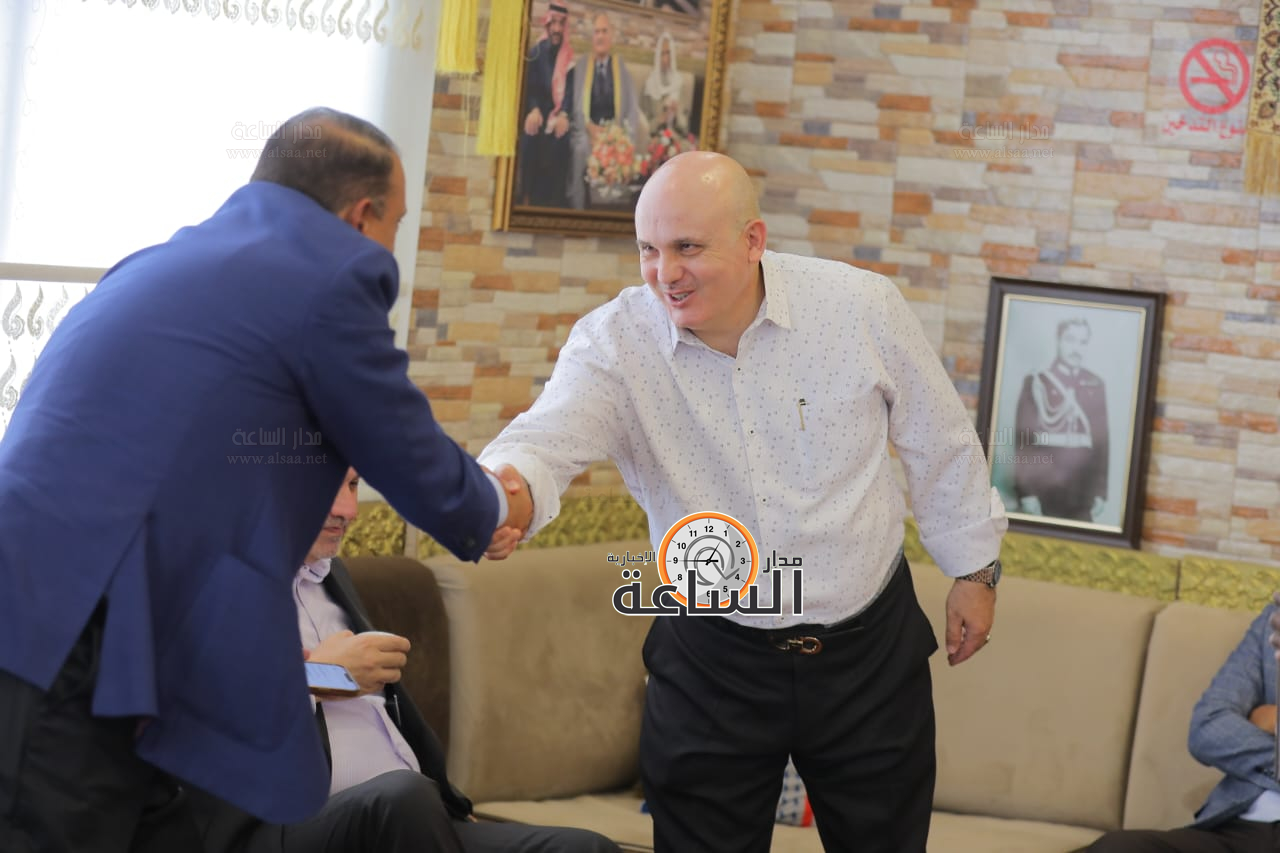 Madar Al-Saa Images 0.47778939513615715