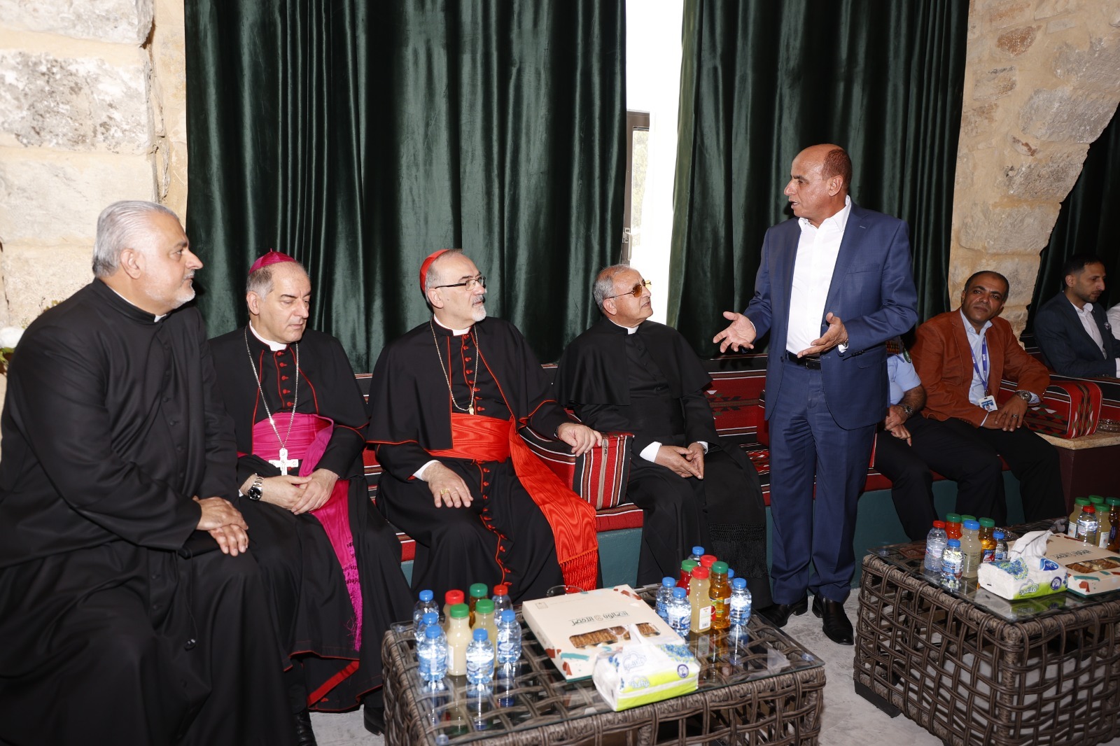 Madar Al-Saa Images 0.7547395086187796