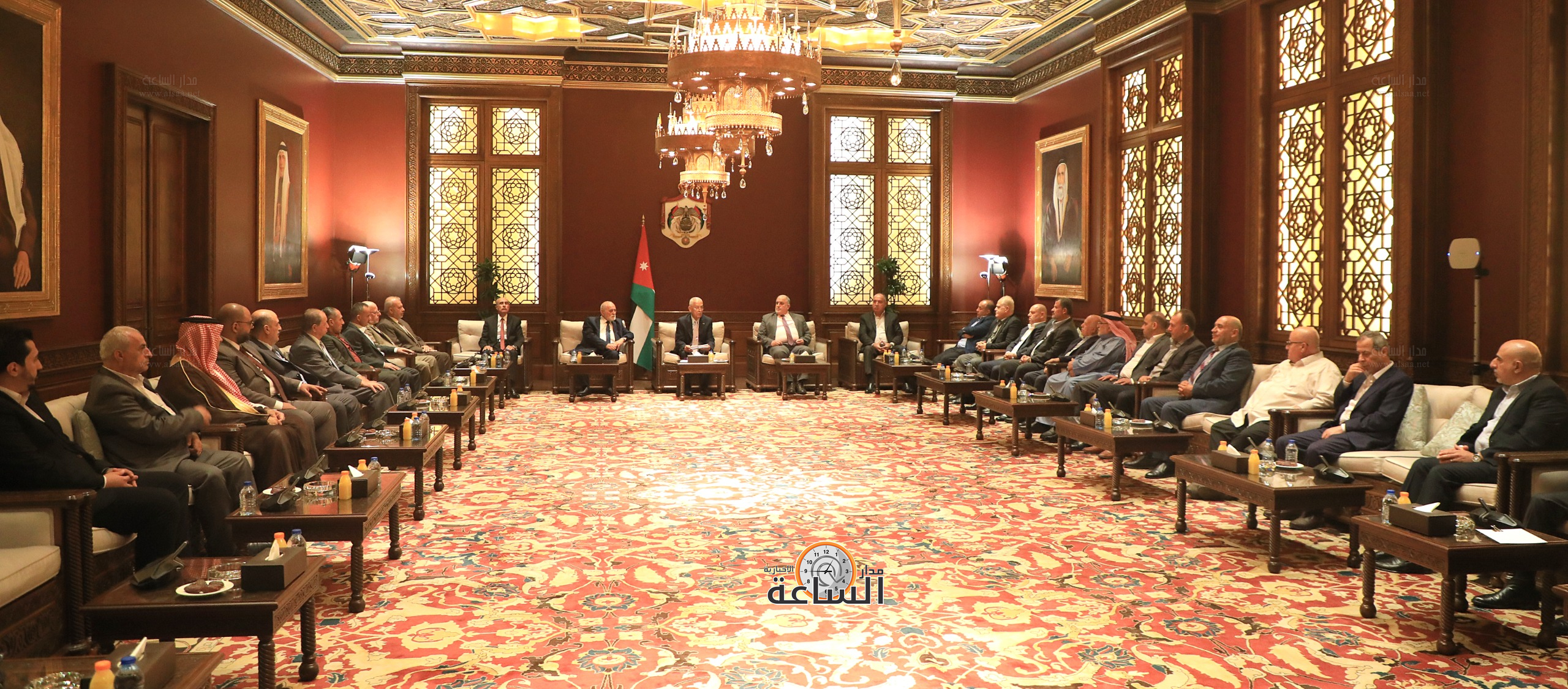 Madar Al-Saa Images 0.9489144614561684