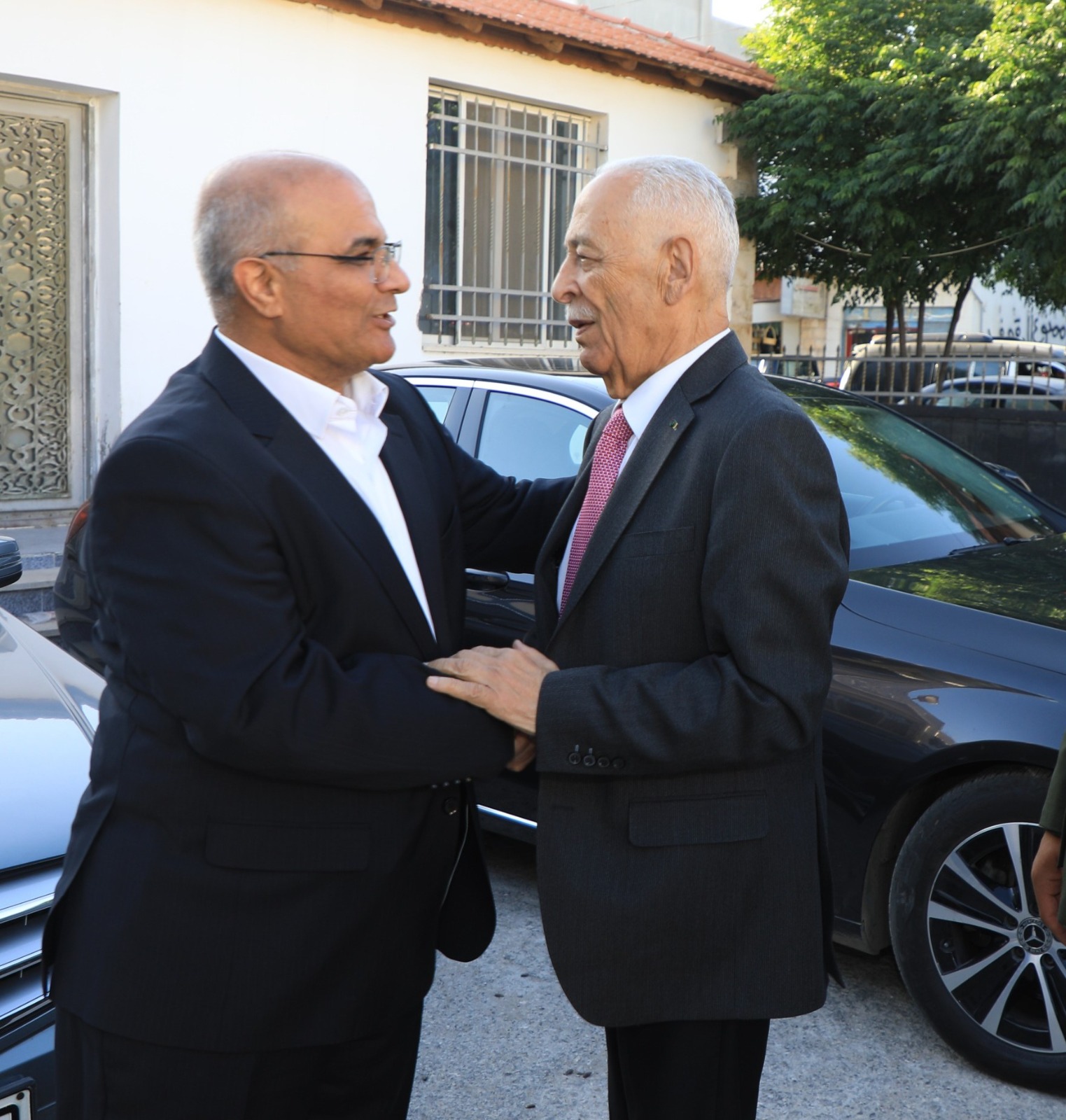 Madar Al-Saa Images 0.4887945370603246