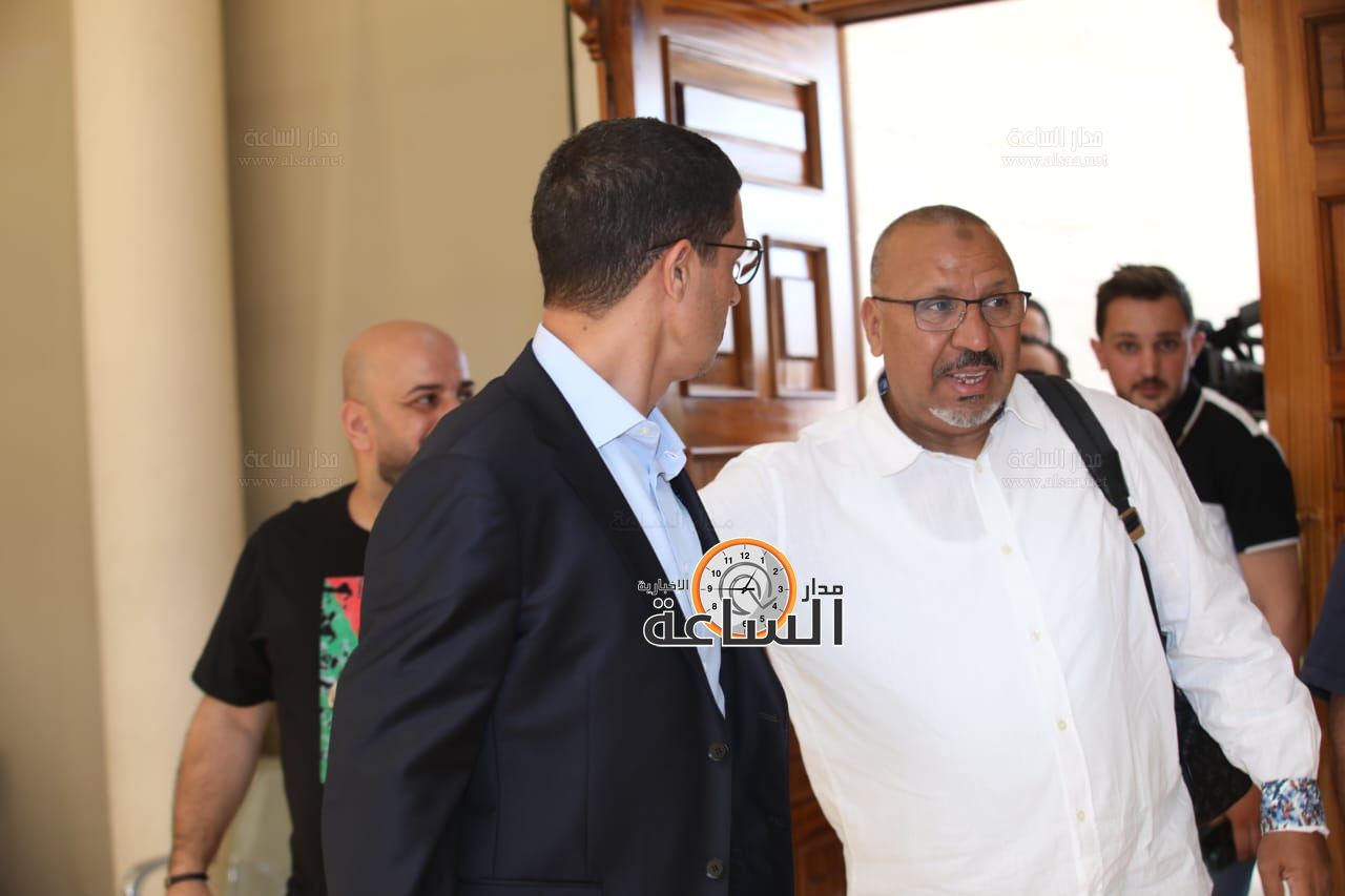 Madar Al-Saa Images 0.8541117624179426