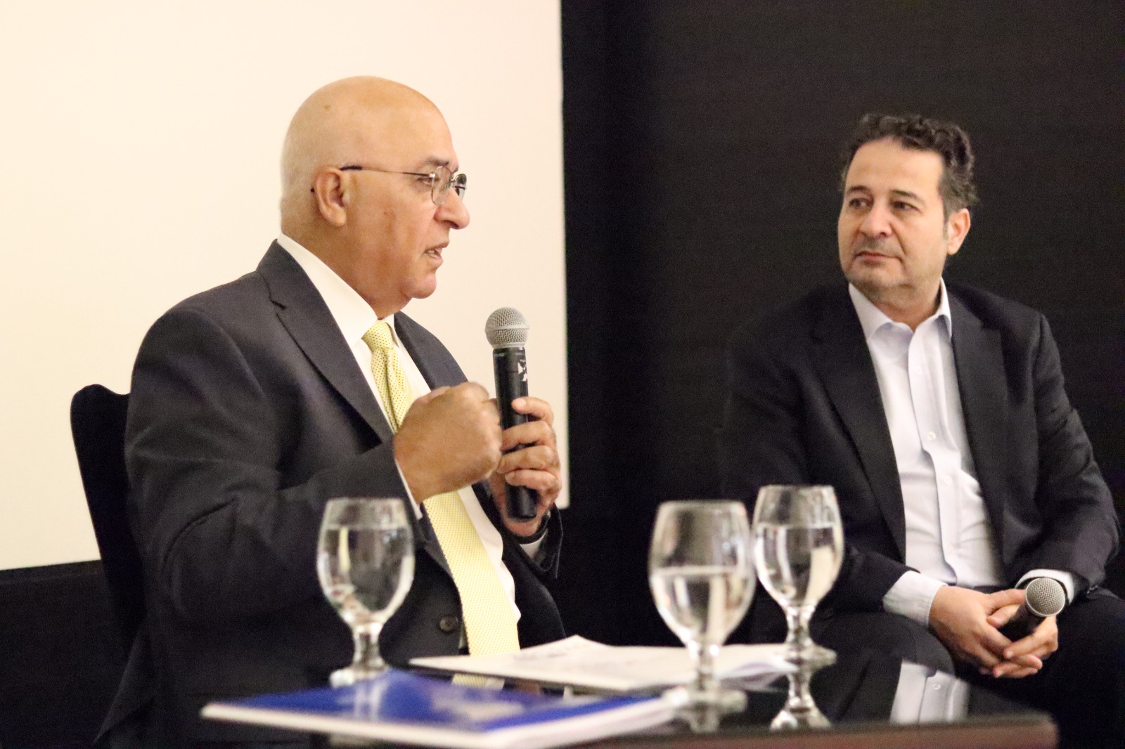 Madar Al-Saa Images 0.6345930651051332