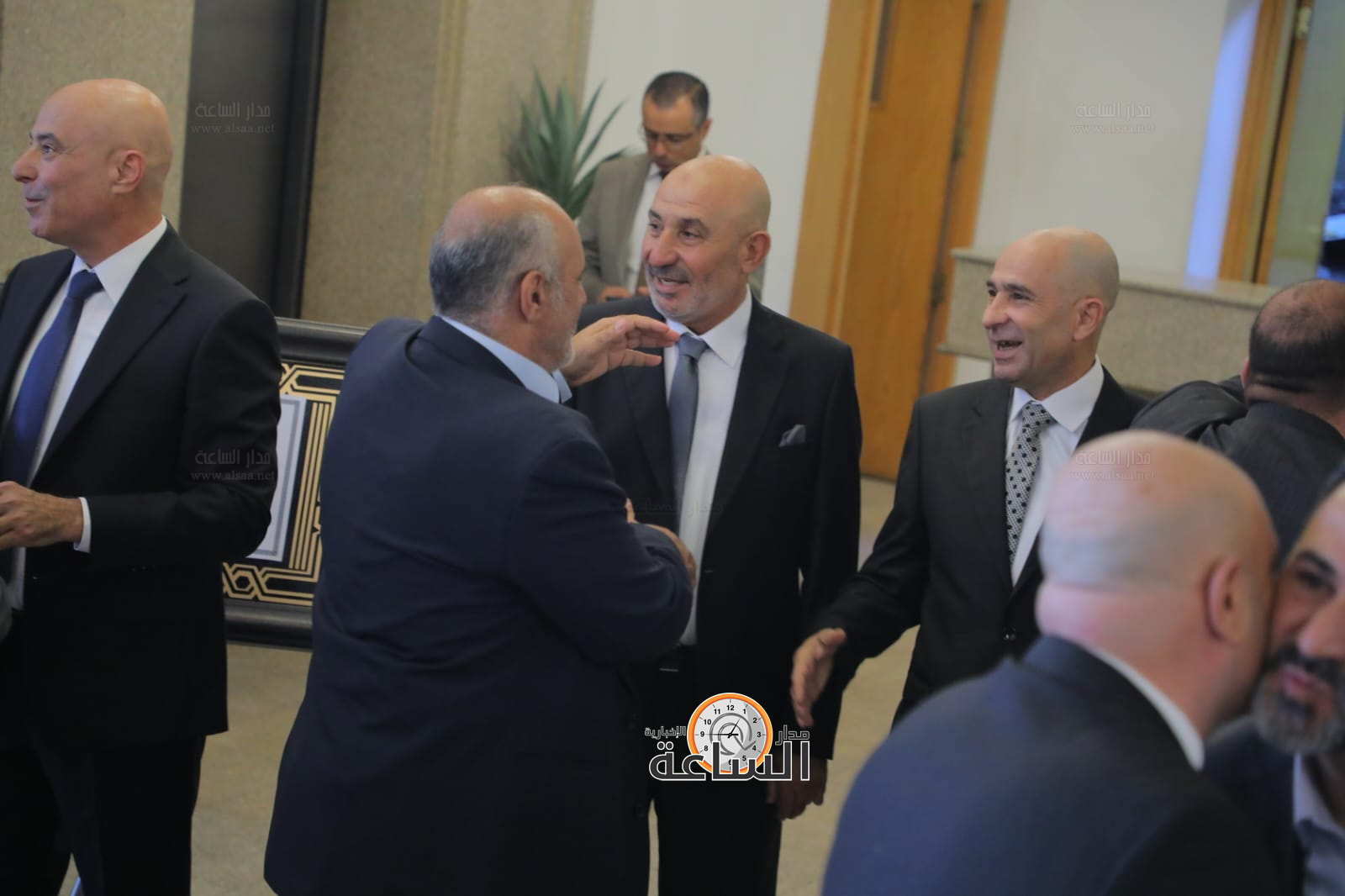 Madar Al-Saa Images 0.6100675407156793