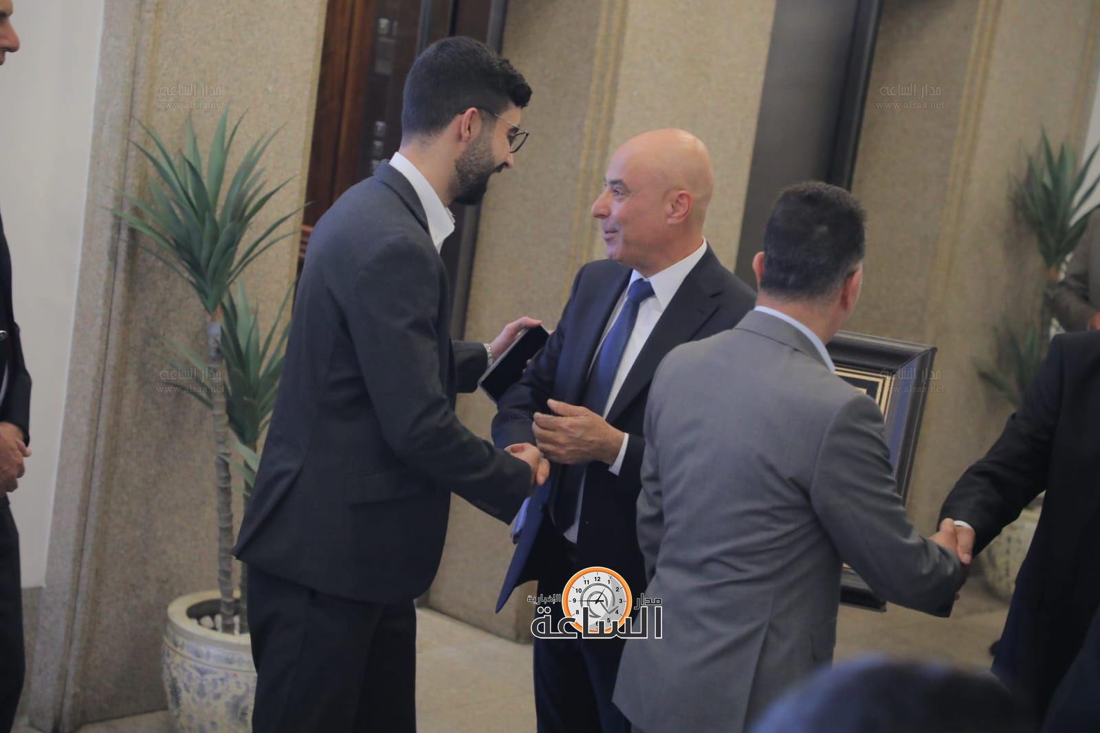 Madar Al-Saa Images 0.6786123525401817