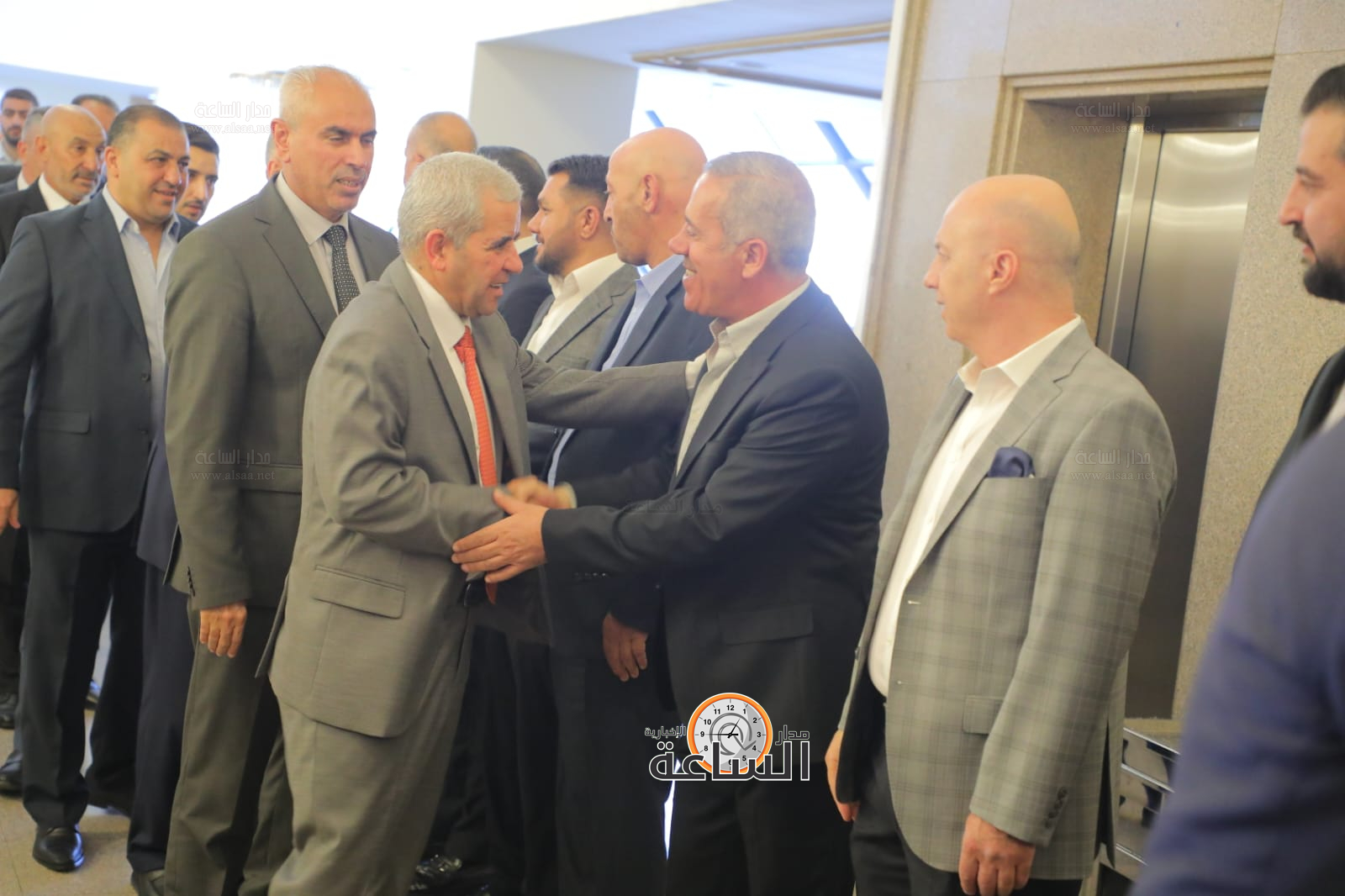 Madar Al-Saa Images 0.4388787630977631