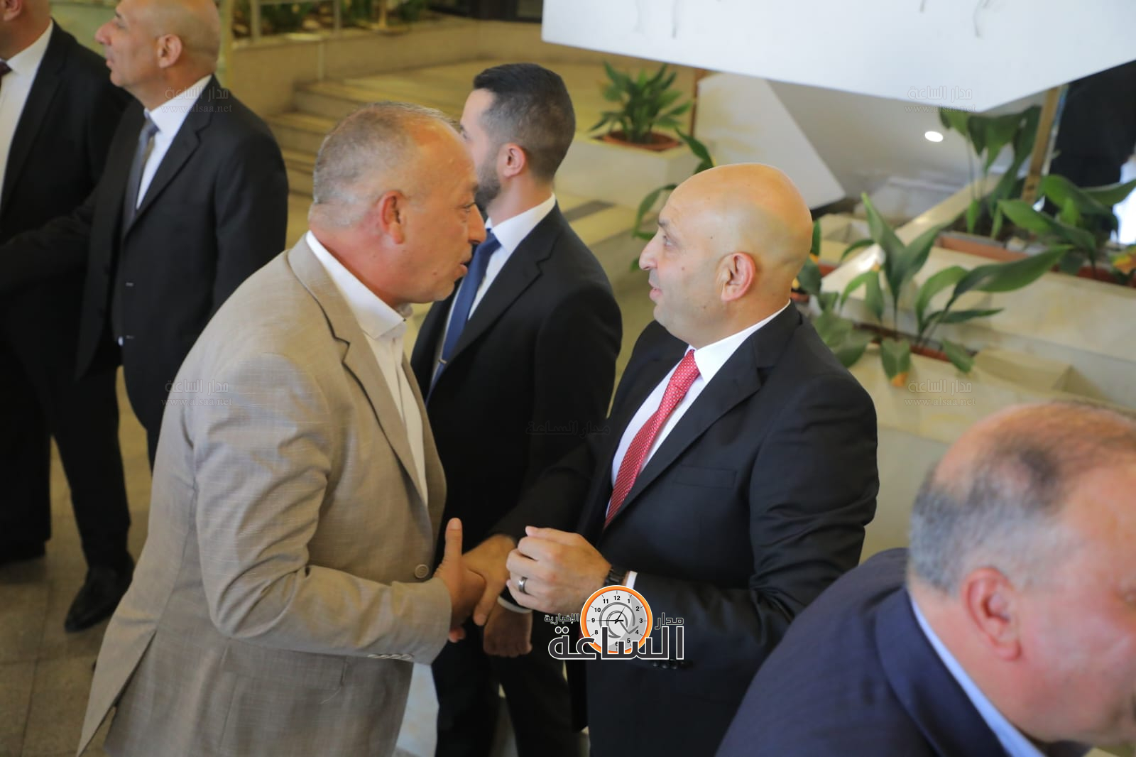 Madar Al-Saa Images 0.679805469121628