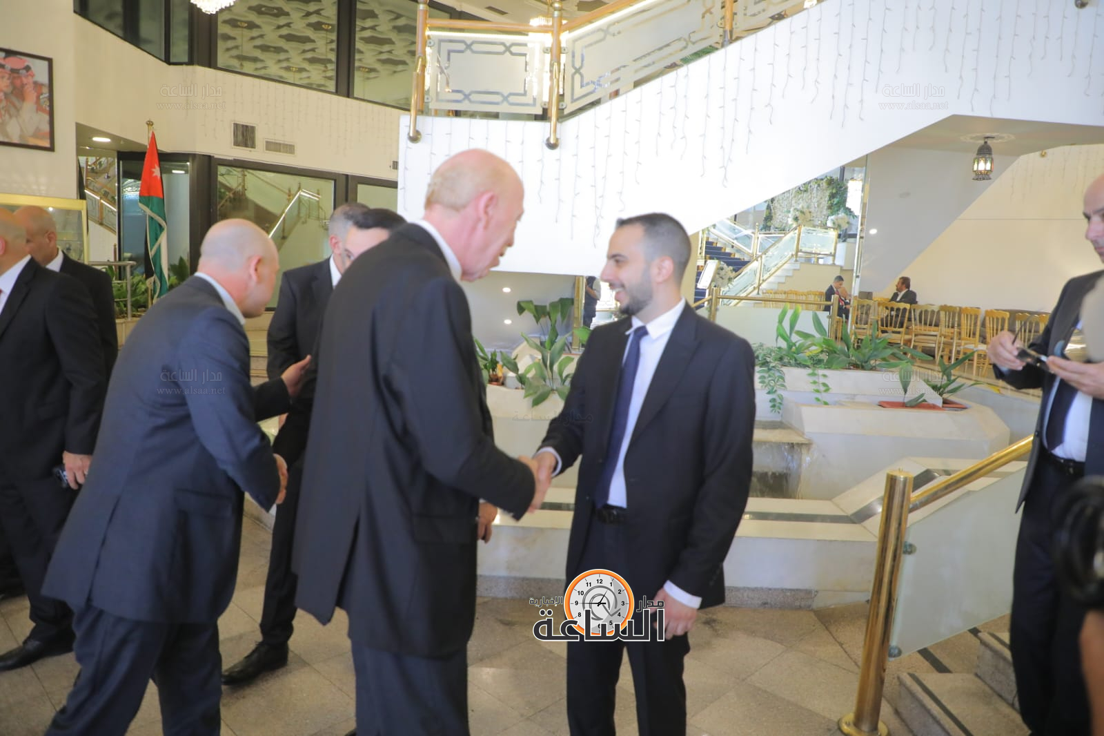 Madar Al-Saa Images 0.4565062062935745