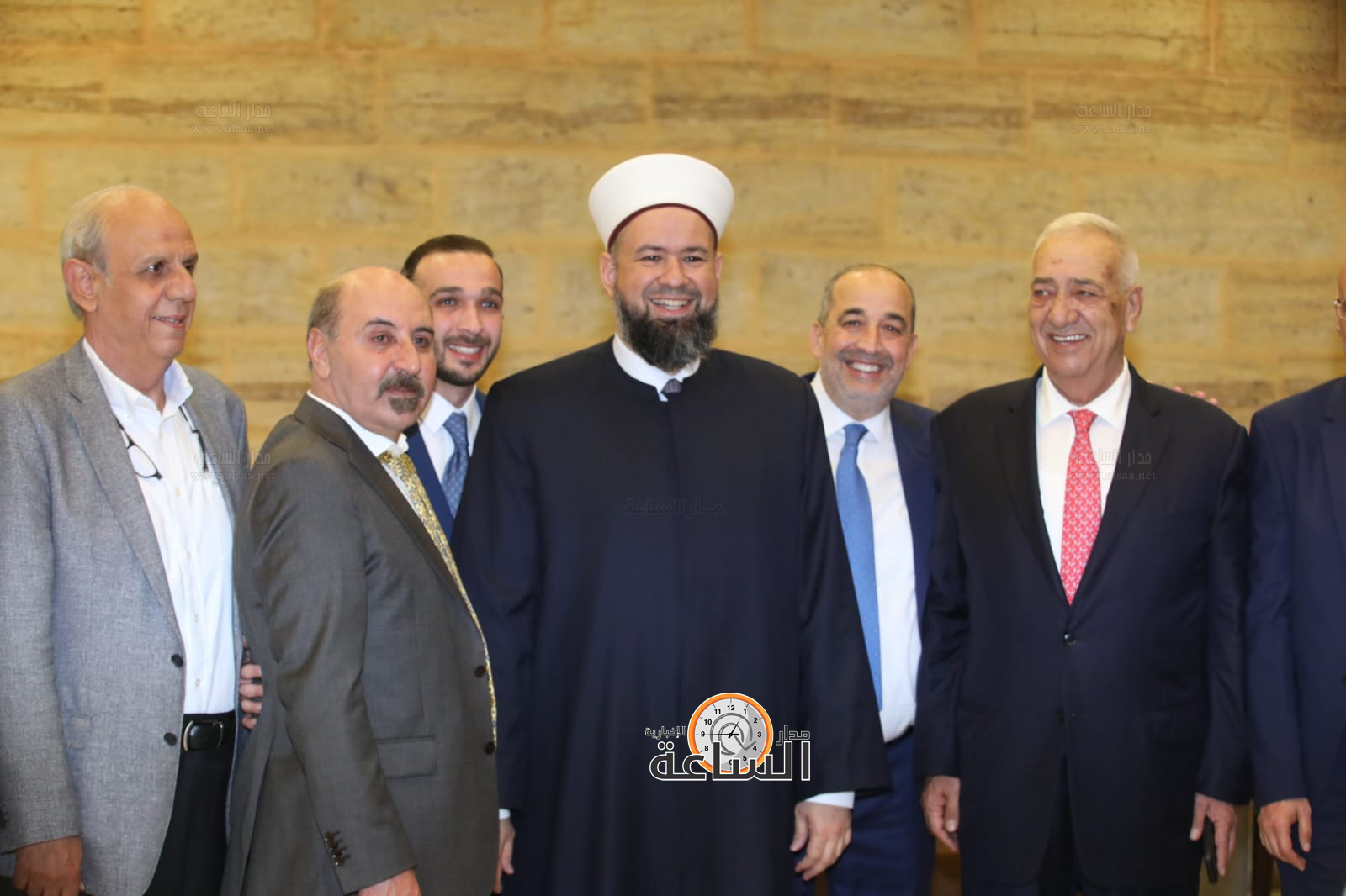 Madar Al-Saa Images 0.7656694495356715