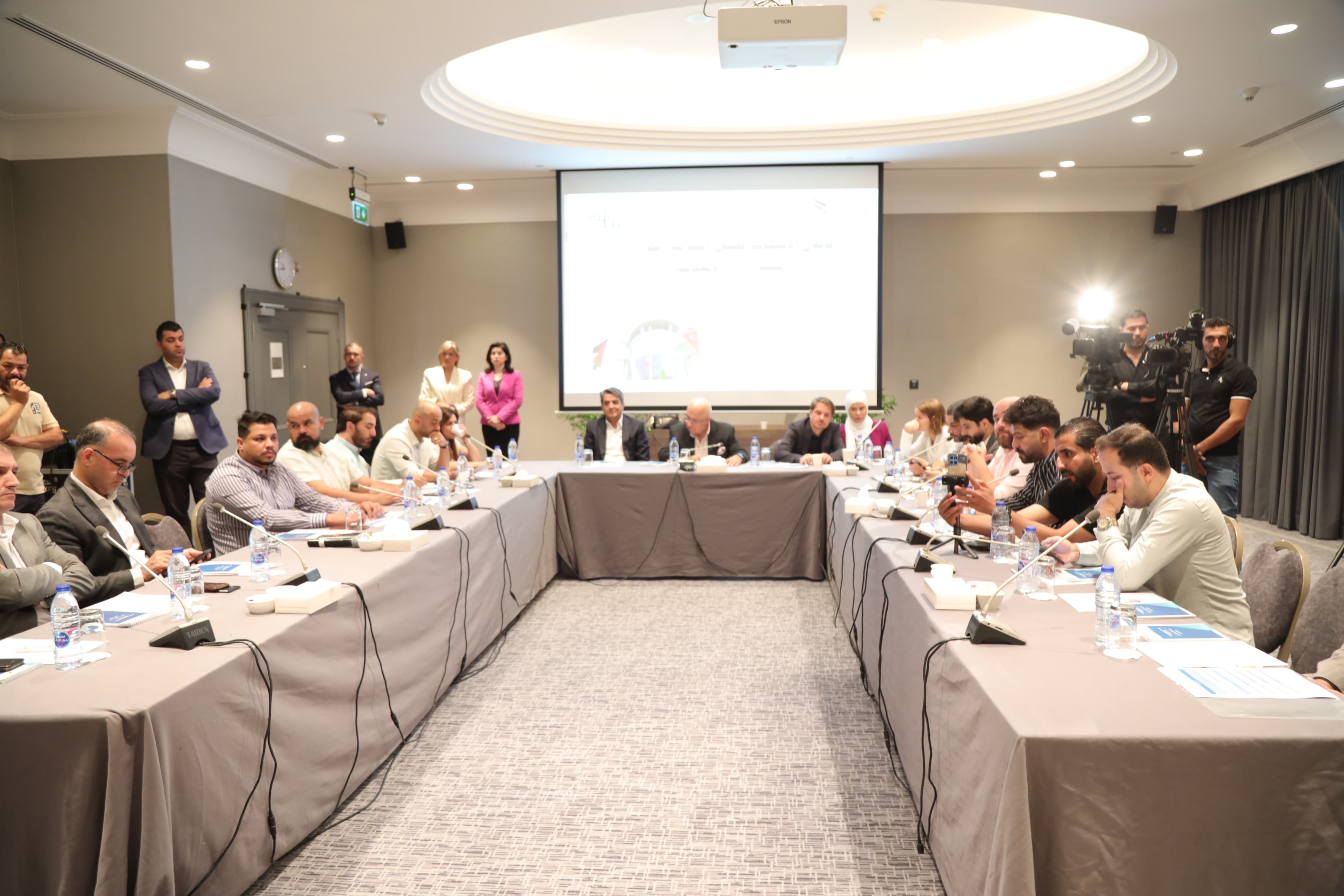 Madar Al-Saa Images 0.8752102882643784