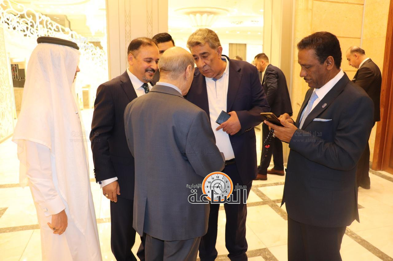 Madar Al-Saa Images 0.6982279368243196