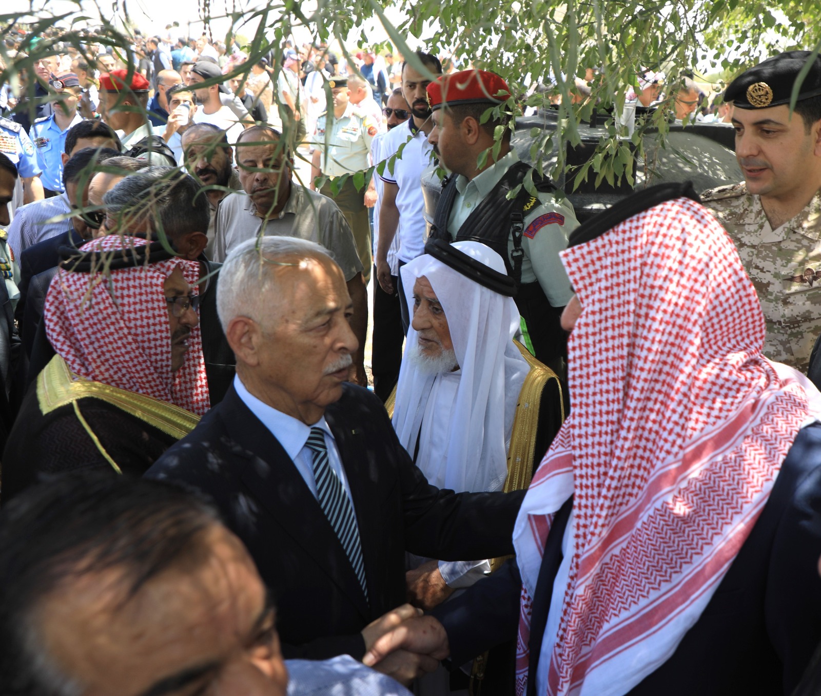 Madar Al-Saa Images 0.7389130152903294