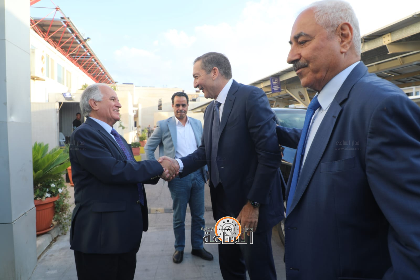 Madar Al-Saa Images 0.45875386617873715