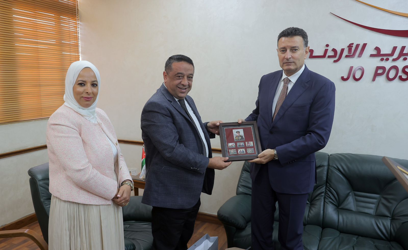 Madar Al-Saa Images 0.17994732669889357