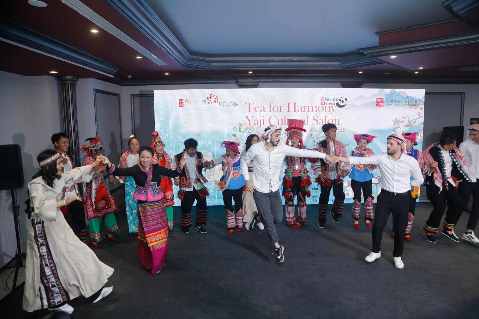 Madar Al-Saa Images 0.27878648348176105