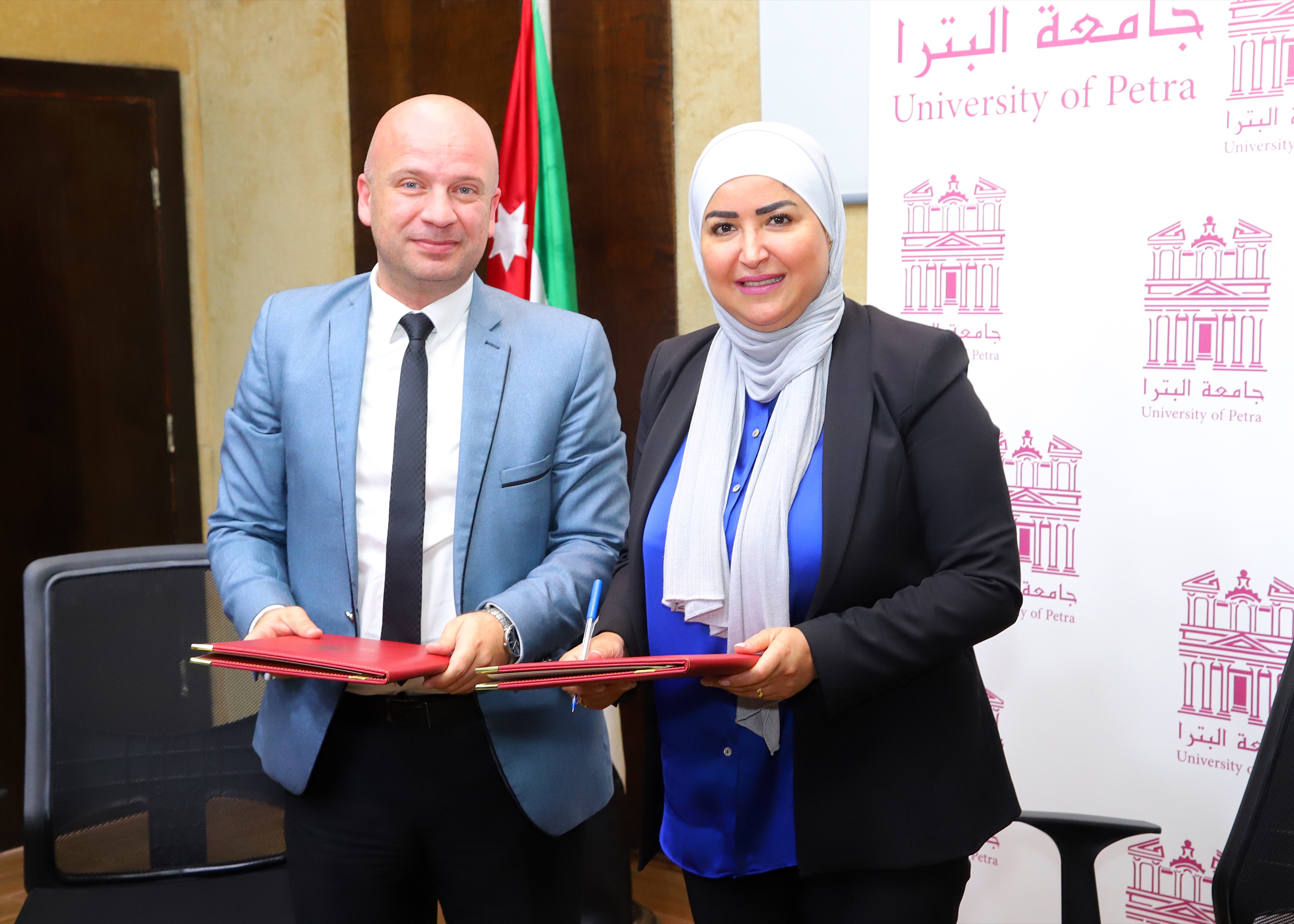 Madar Al-Saa Images 0.8654135182545457