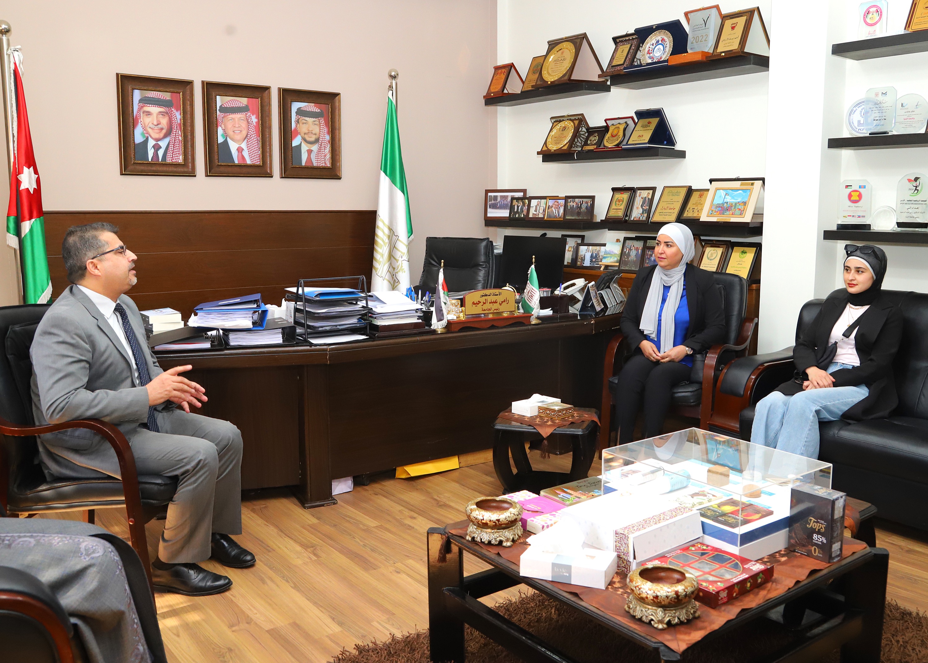 Madar Al-Saa Images 0.5520546074011898