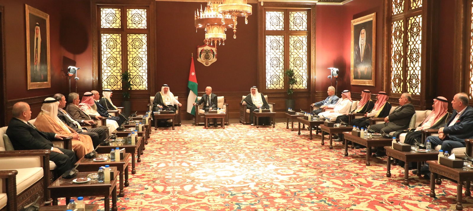 Madar Al-Saa Images 0.3709892871926337