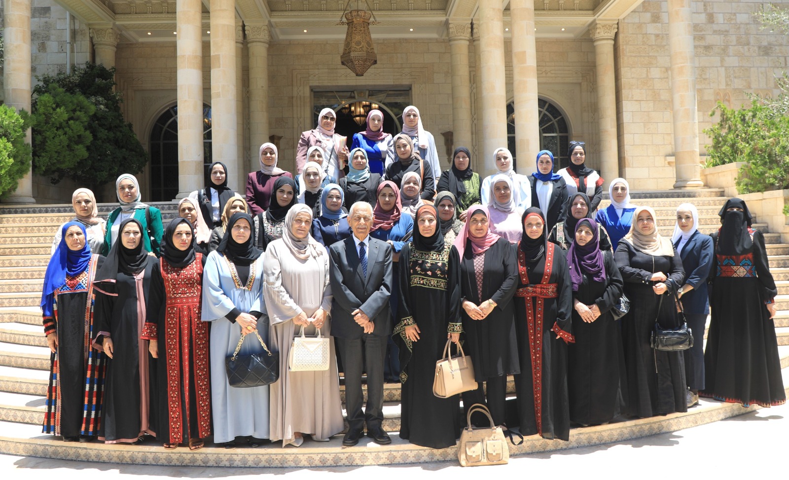 Madar Al-Saa Images 0.8001193352044722