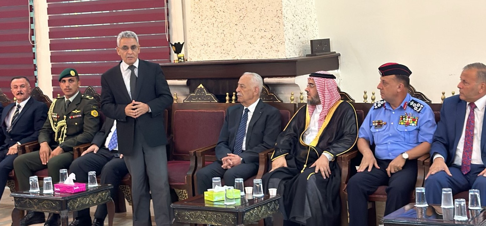 Madar Al-Saa Images 0.8823296217545327