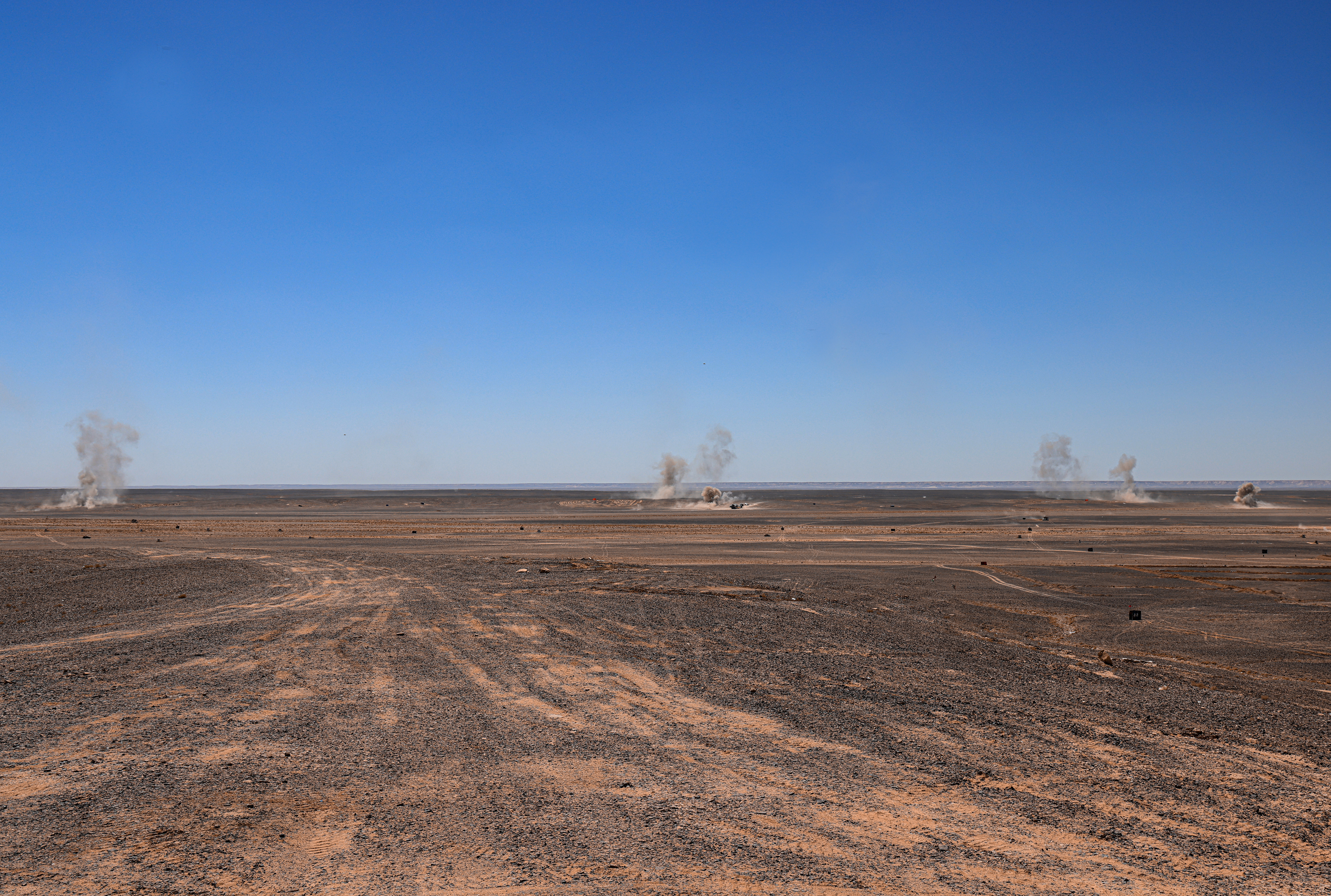 Madar Al-Saa Images 0.12250223171185737