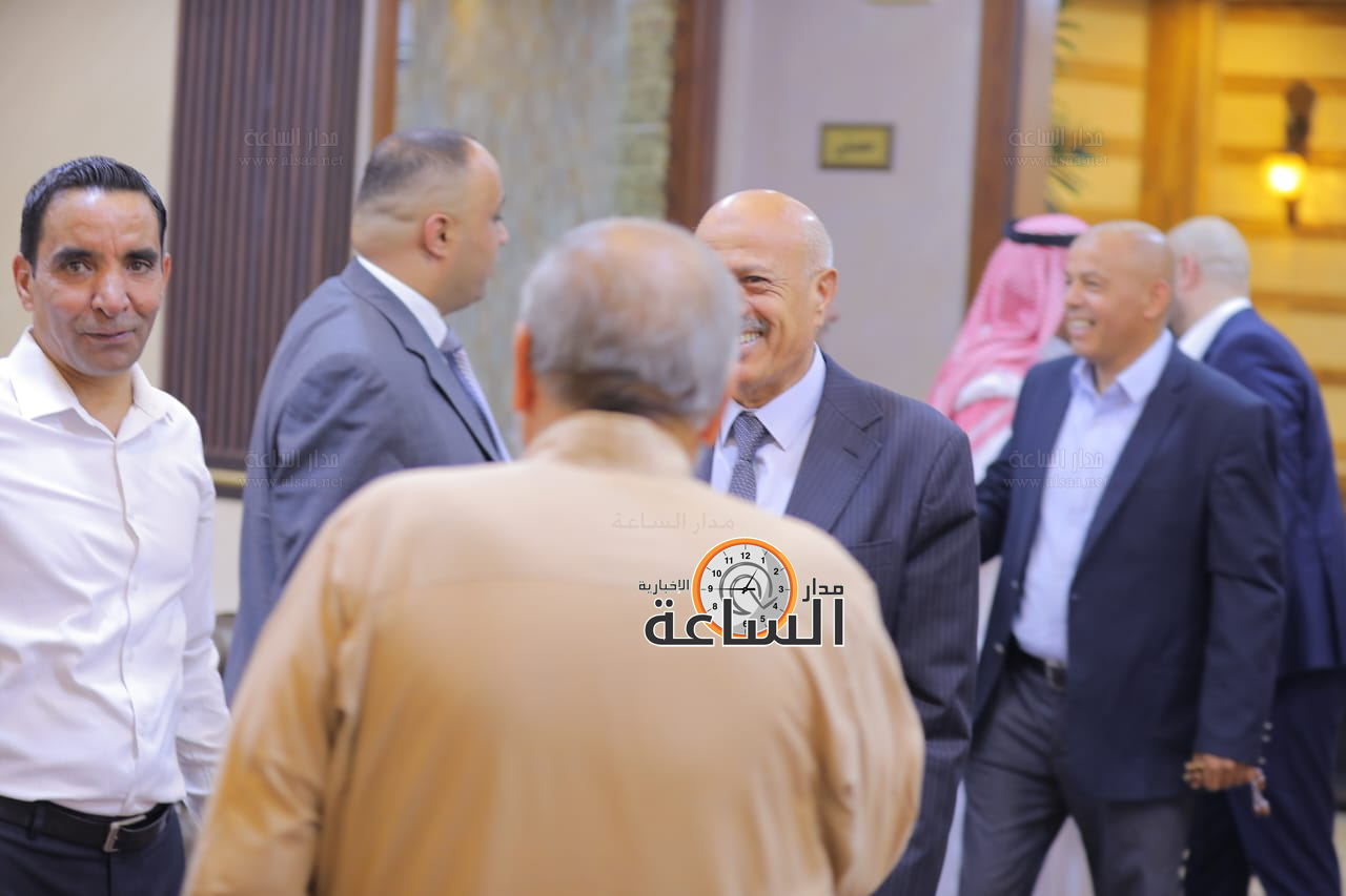 Madar Al-Saa Images 0.9535855725349265