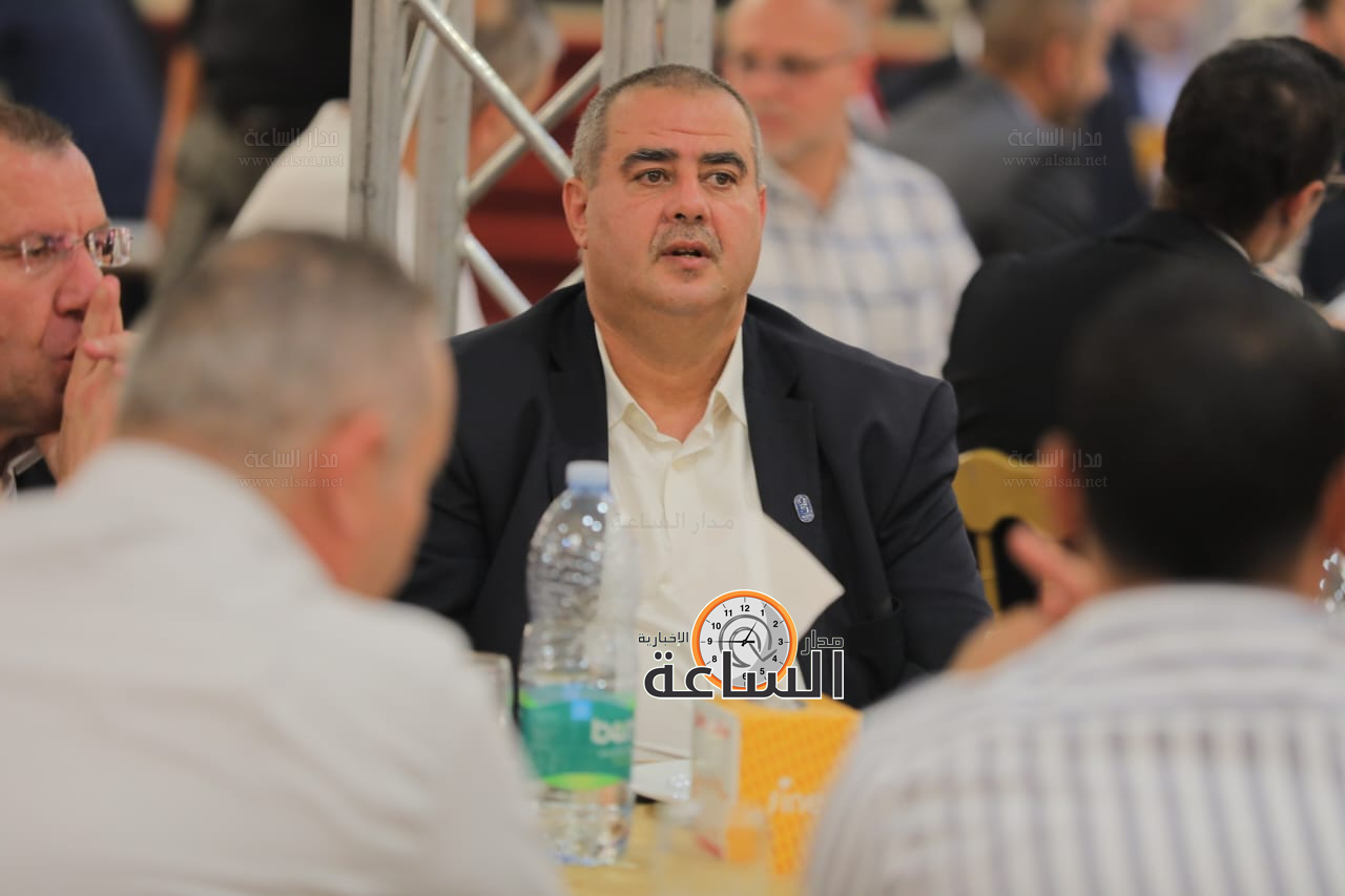 Madar Al-Saa Images 0.3759183608279175