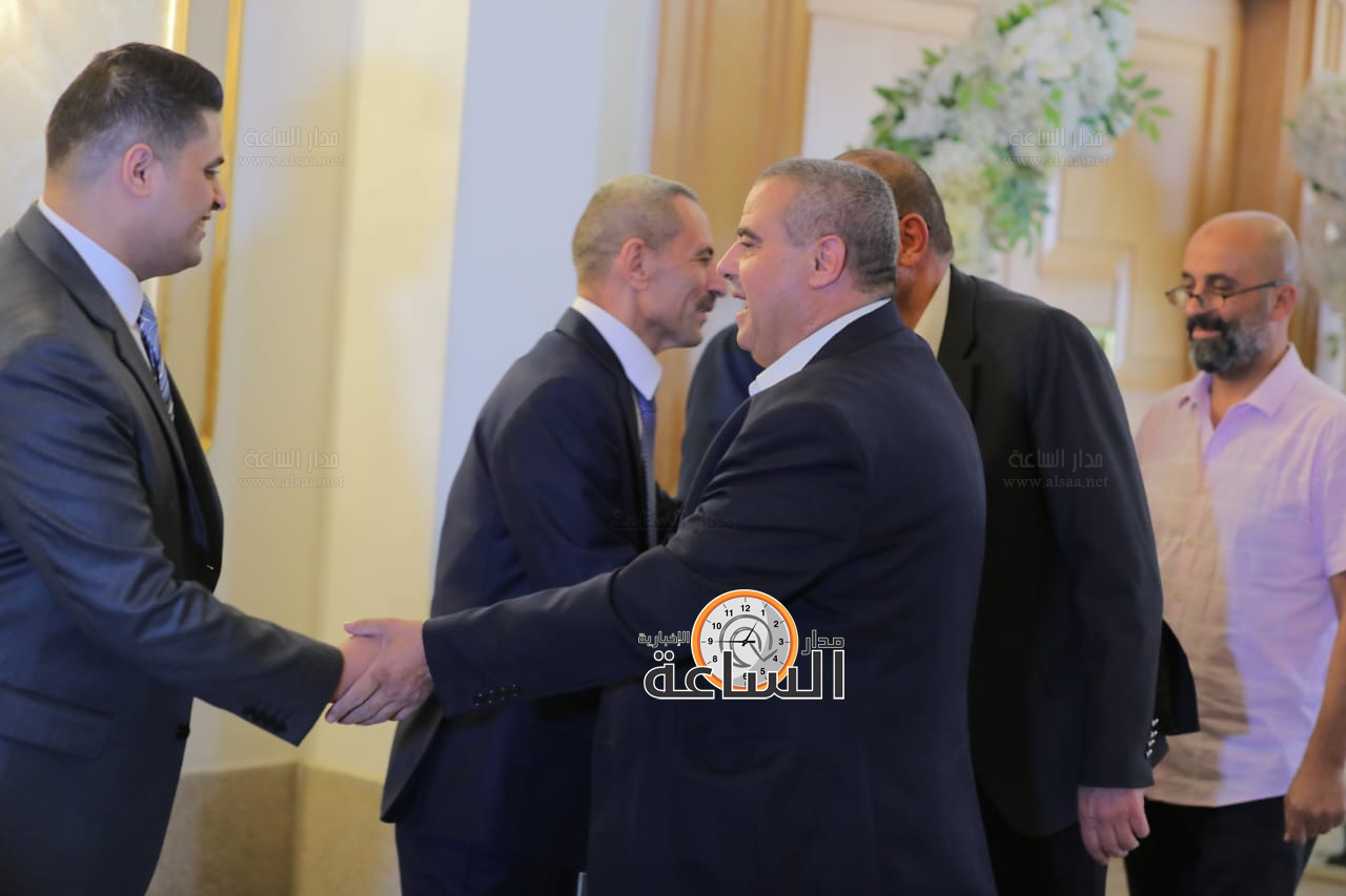 Madar Al-Saa Images 0.6968032423604684