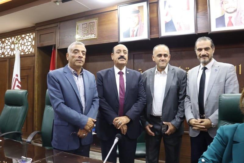 Madar Al-Saa Images 0.4152193233659418