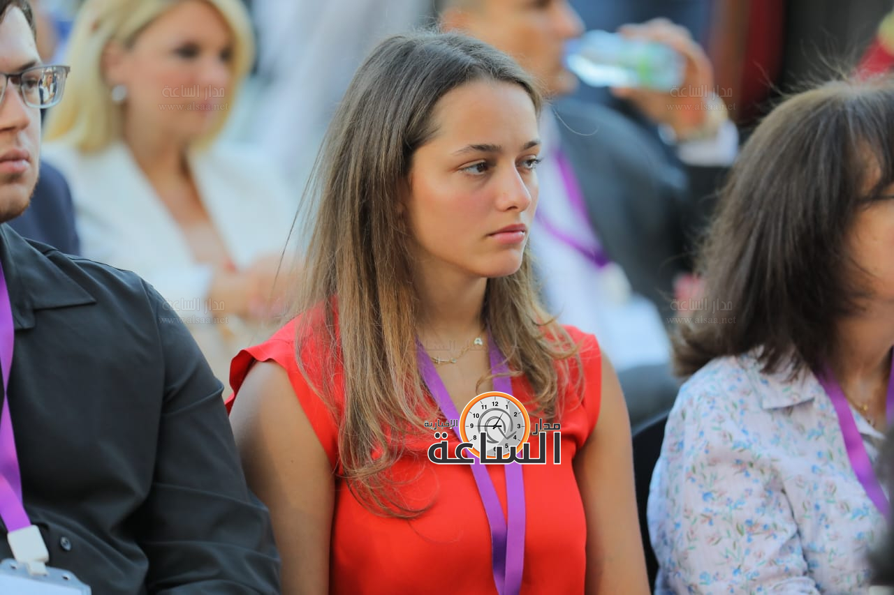 Madar Al-Saa Images 0.5717378726509736