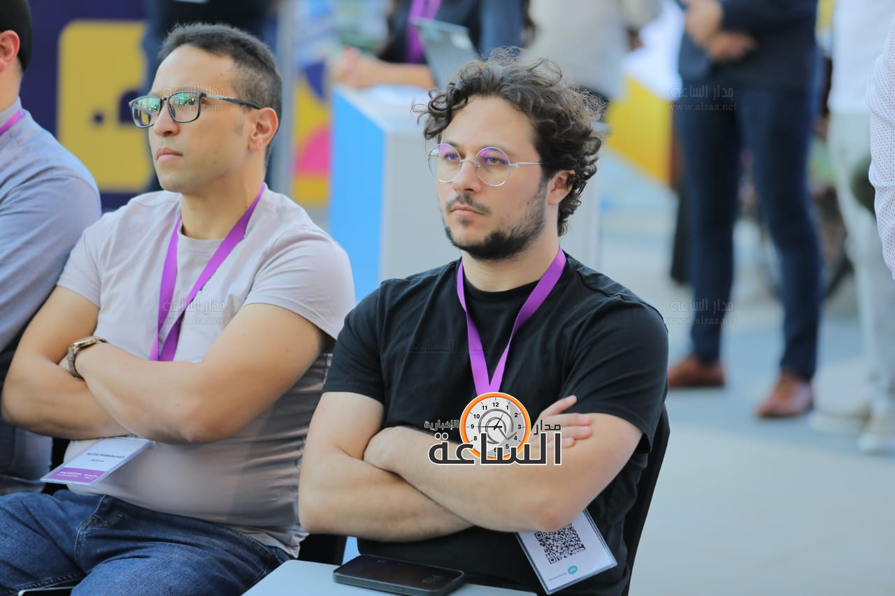 Madar Al-Saa Images 0.7236118903498994