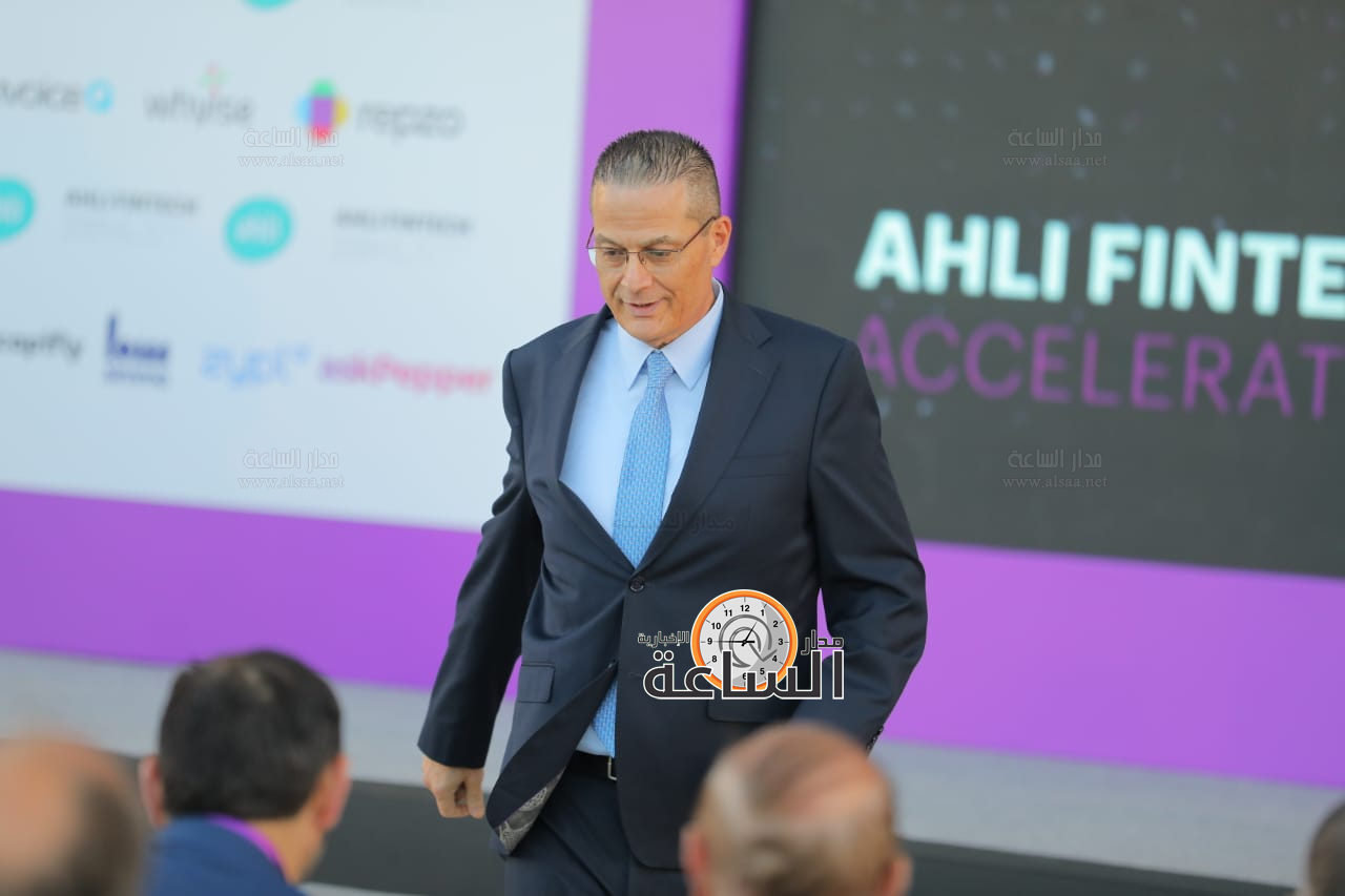 Madar Al-Saa Images 0.6081998184469346