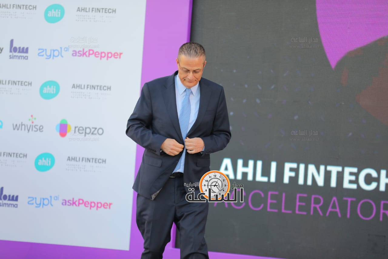 Madar Al-Saa Images 0.517542961577022