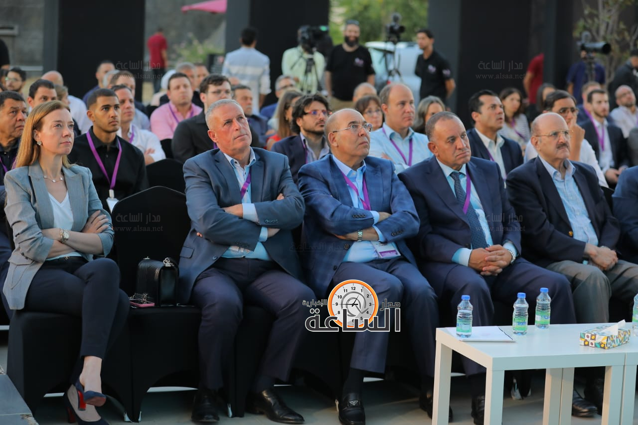 Madar Al-Saa Images 0.9593943878677185