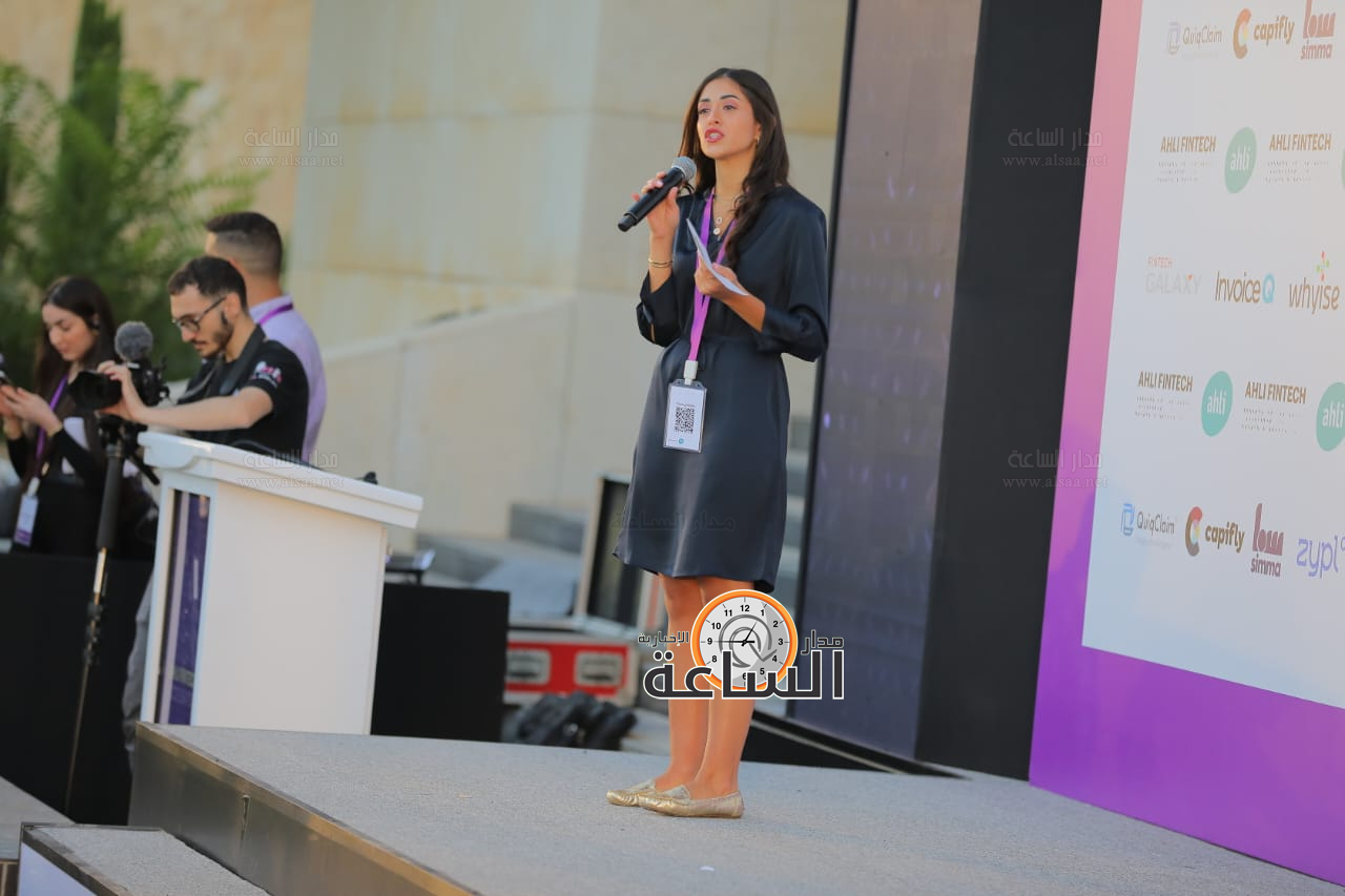 Madar Al-Saa Images 0.4989017571362244