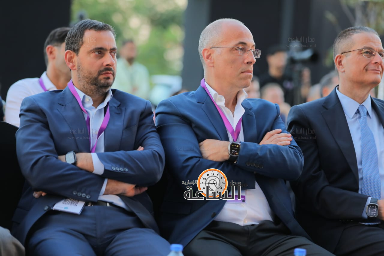 Madar Al-Saa Images 0.40350018231164464