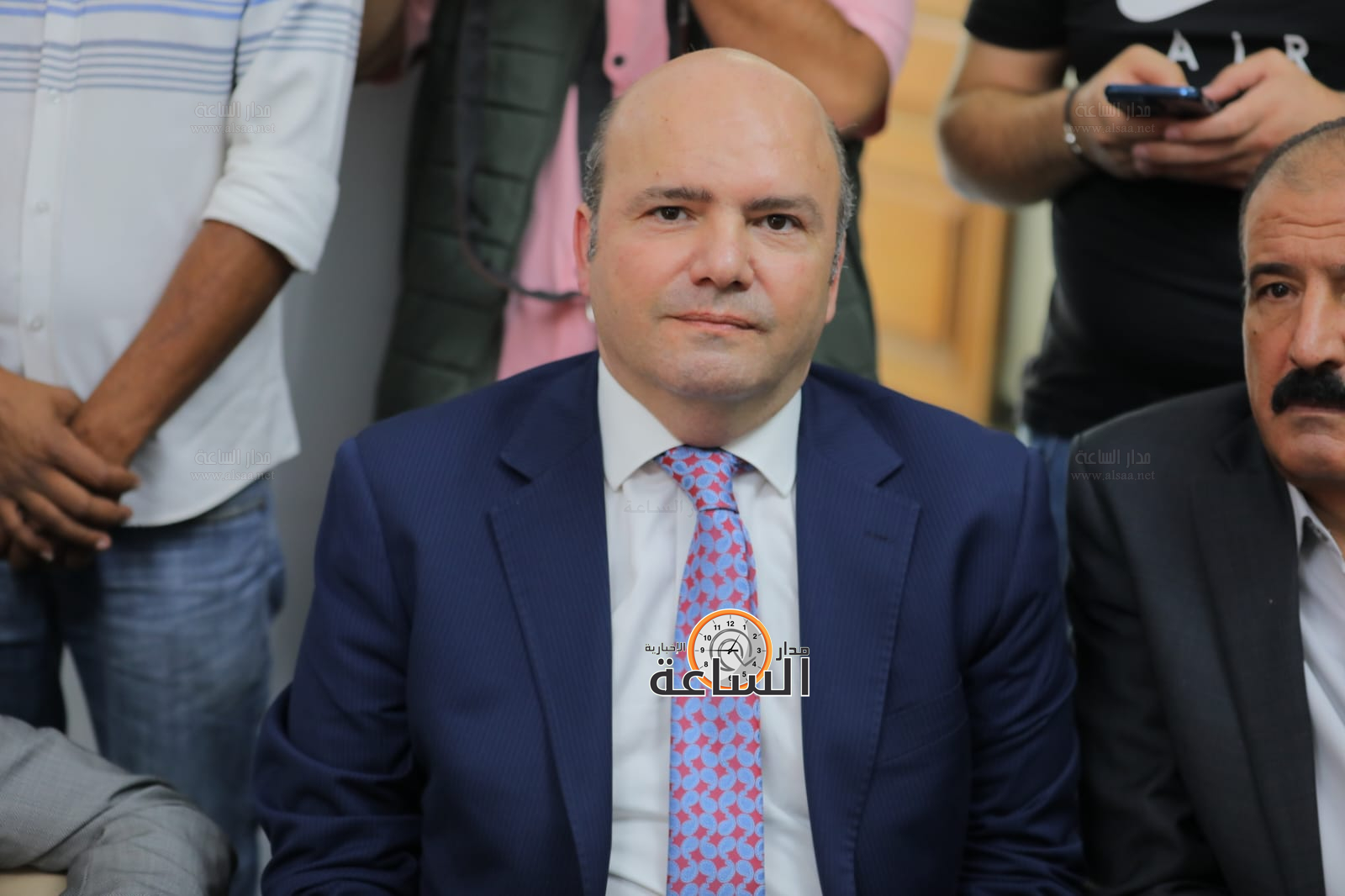 Madar Al-Saa Images 0.4864027617023008