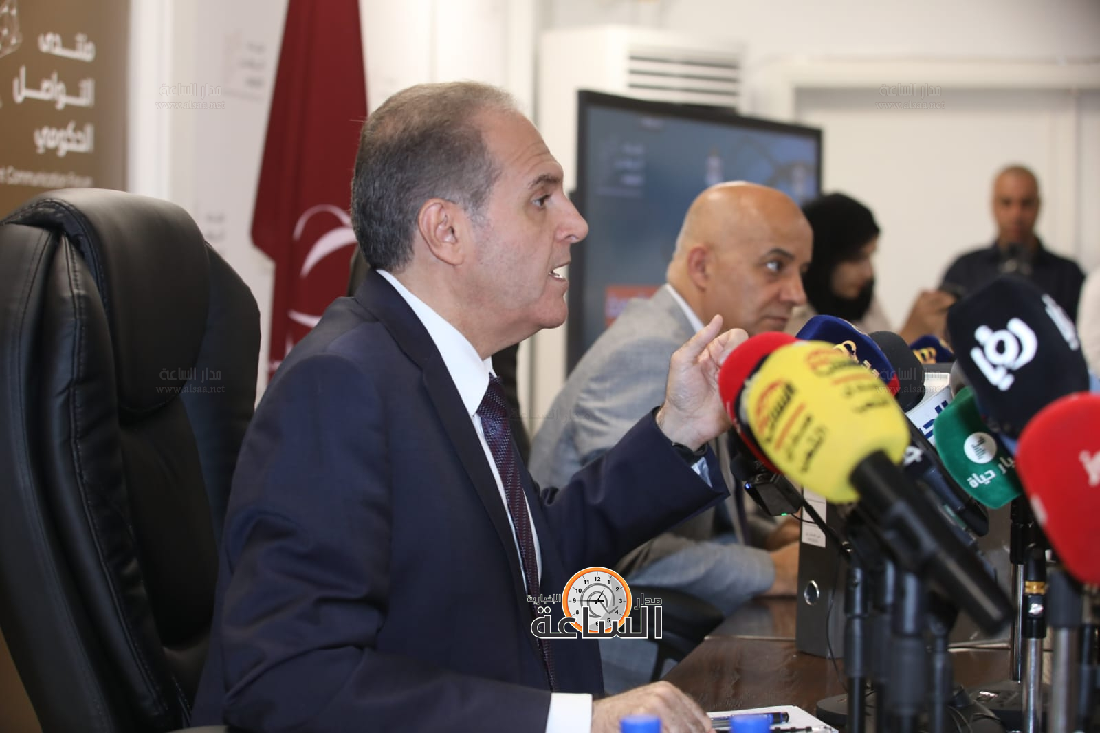 Madar Al-Saa Images 0.9084300911586507