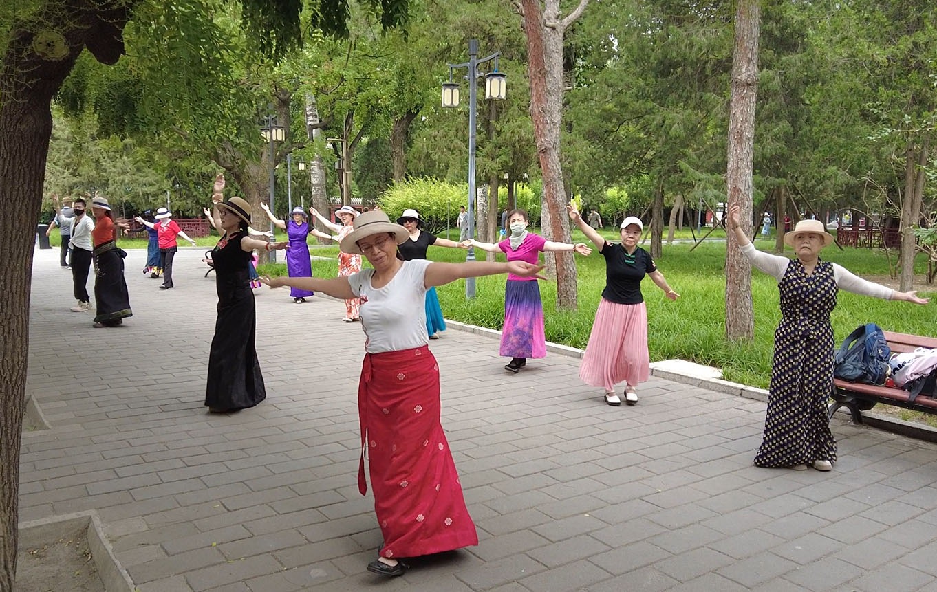 Madar Al-Saa Images 0.11355043588015401