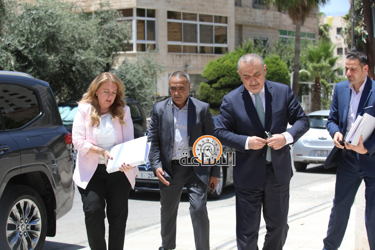 Madar Al-Saa Images 0.10554368267548186