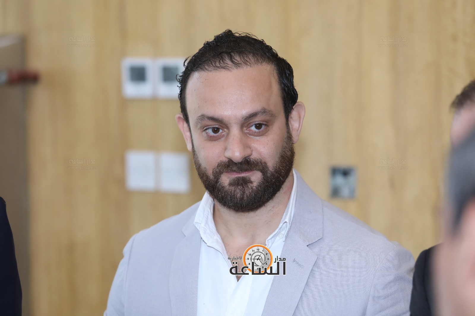 Madar Al-Saa Images 0.8748185379180999